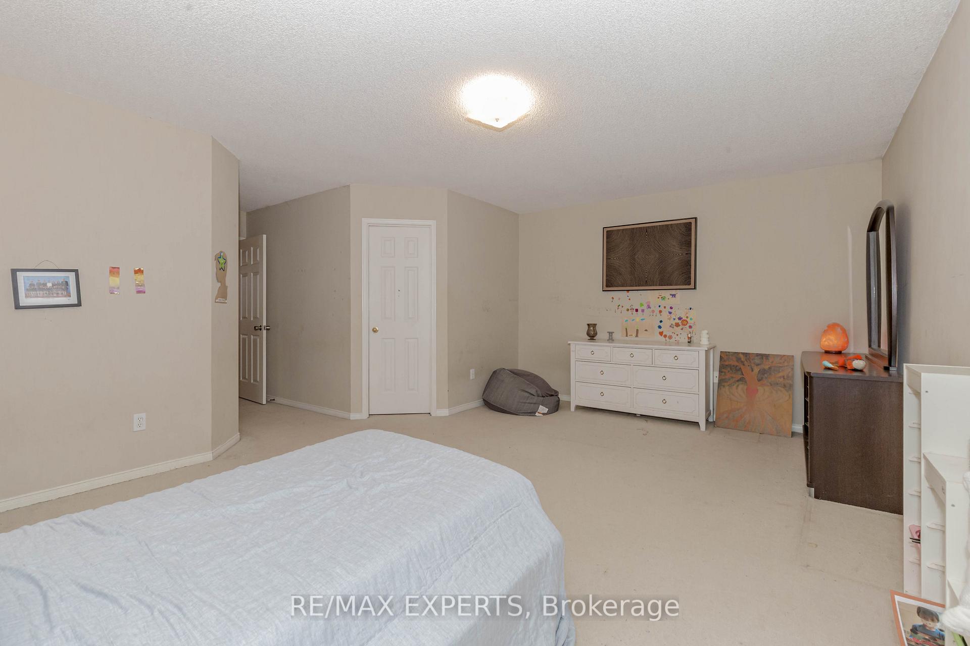 Photo 19 of 213 Equator Crescent, Vaughan, Vellore Village — HOMEH
