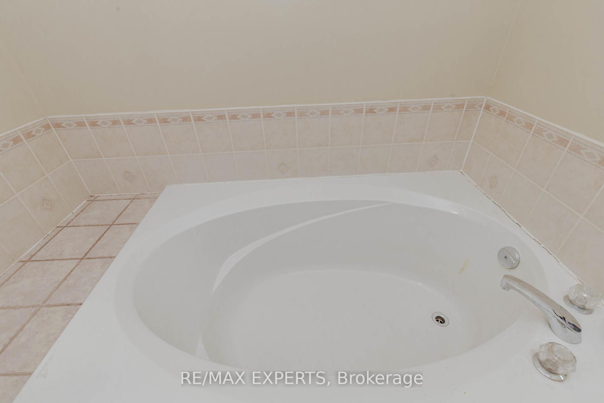 Photo 10 of 213 Equator Crescent, Vaughan, Vellore Village — HOMEH