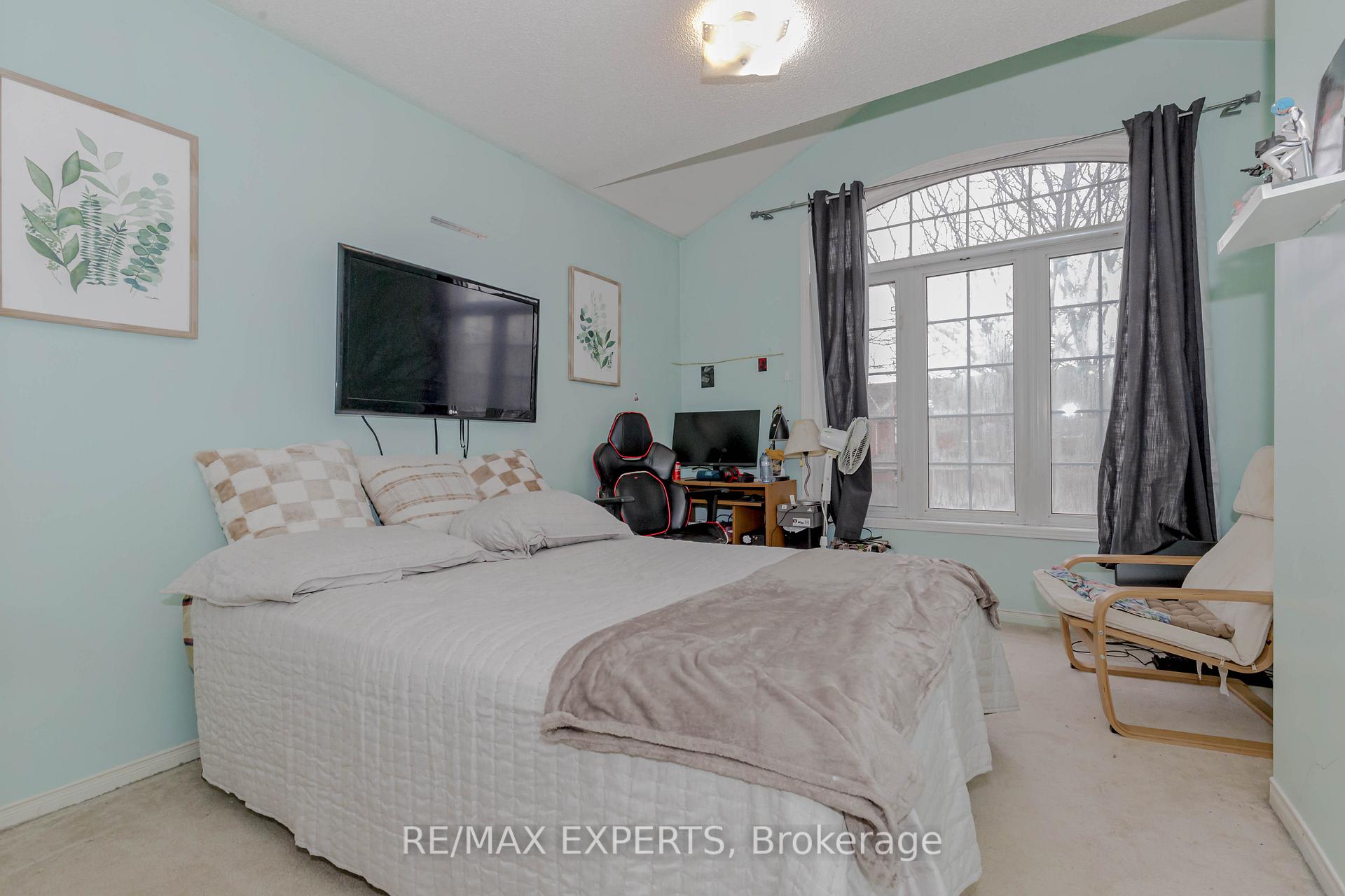 Photo 15 of 213 Equator Crescent, Vaughan, Vellore Village — HOMEH