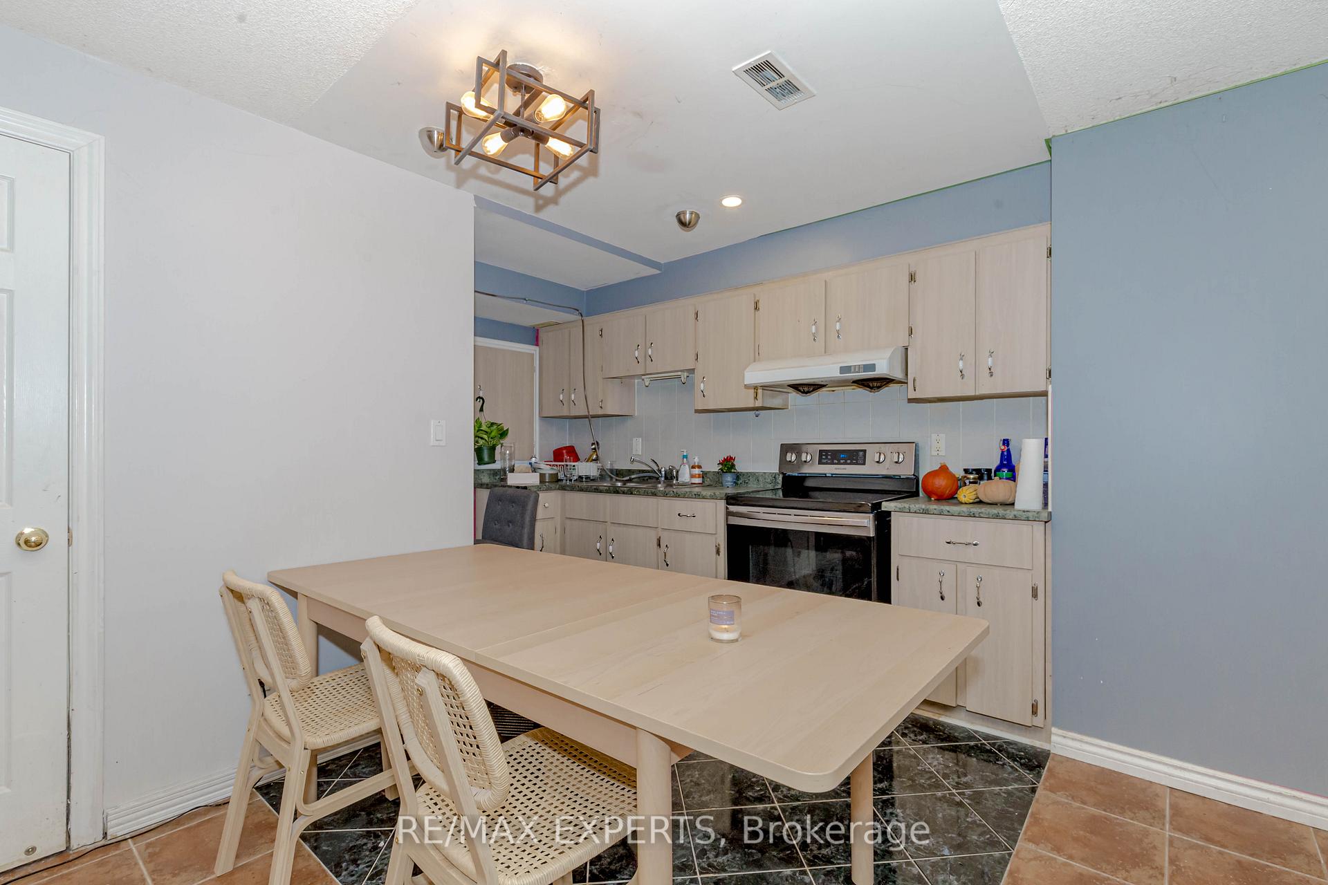 Photo 14 of 213 Equator Crescent, Vaughan, Vellore Village — HOMEH