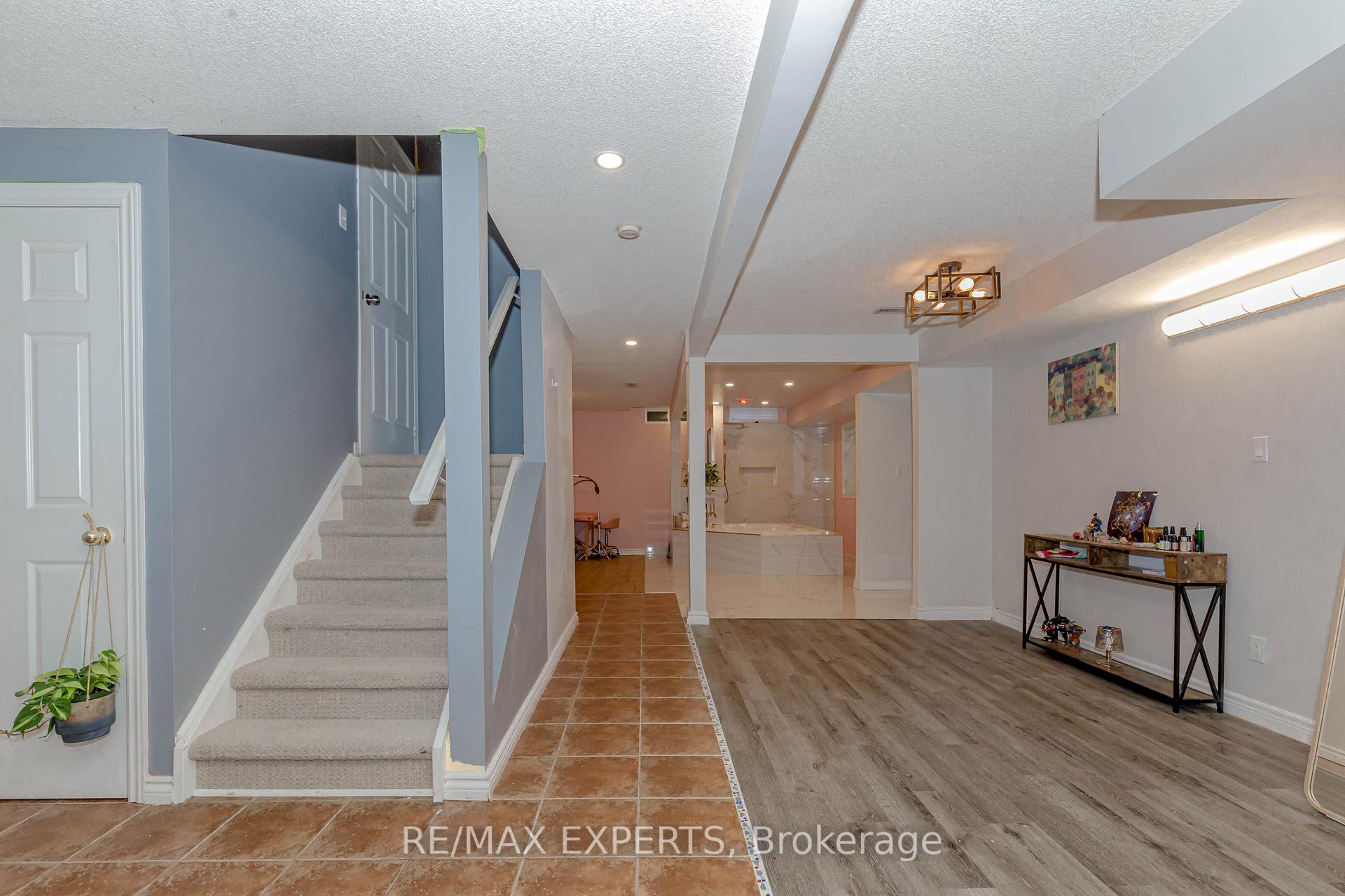 Photo 18 of 213 Equator Crescent, Vaughan, Vellore Village — HOMEH