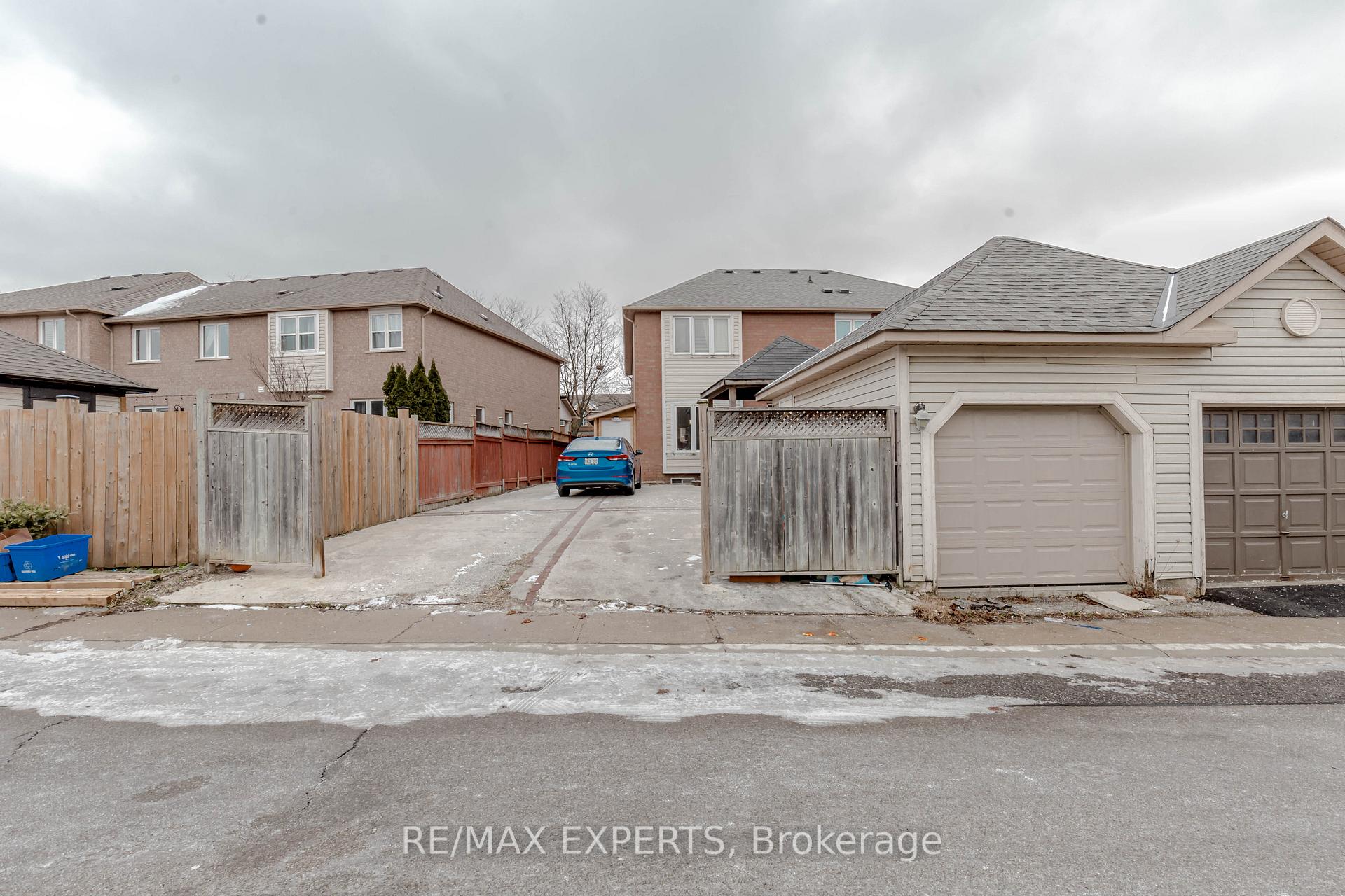 Photo 33 of 213 Equator Crescent, Vaughan, Vellore Village — HOMEH