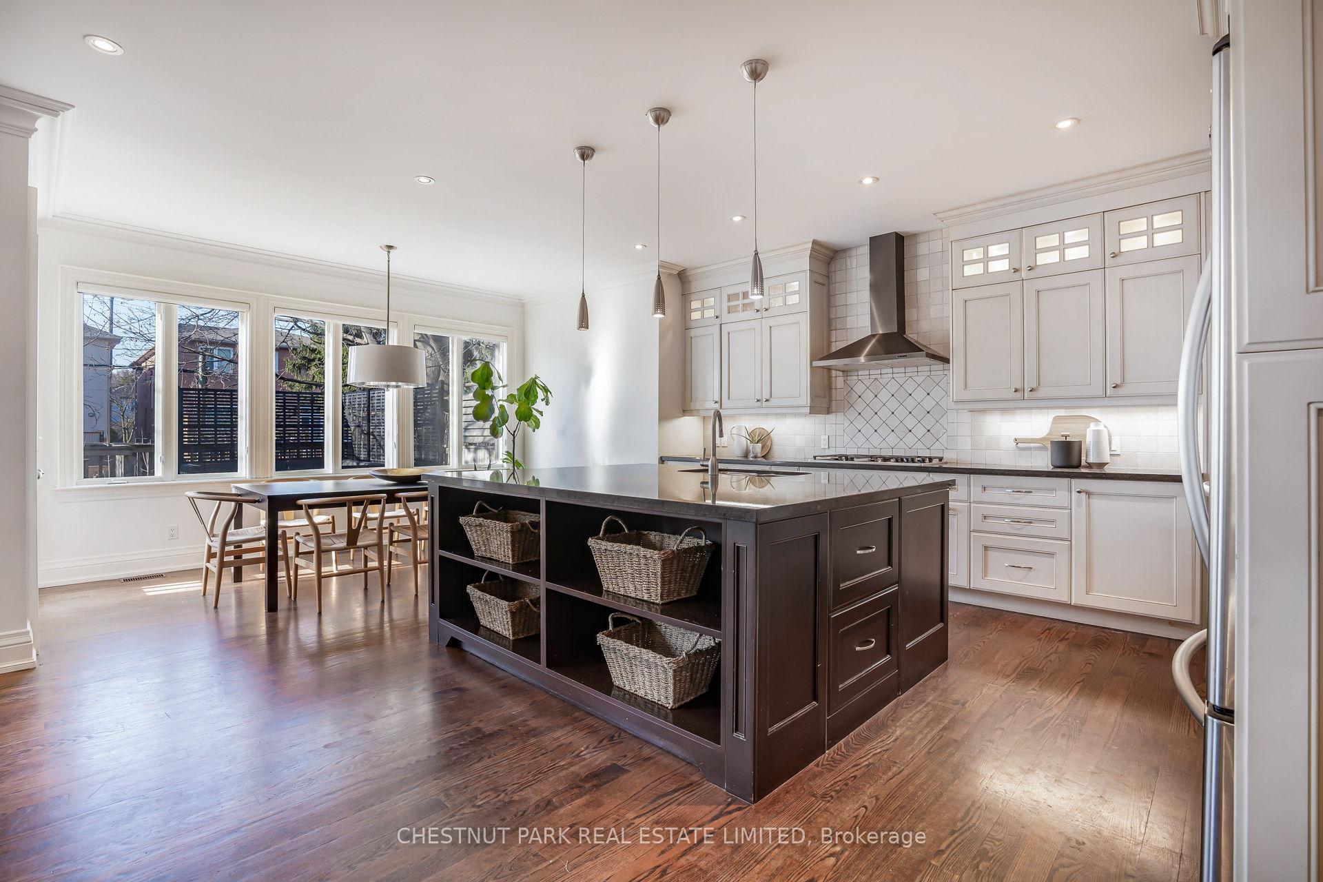 Photo 11 of 676 Glencairn Avenue, Toronto, Englemount-Lawrence — HOMEH
