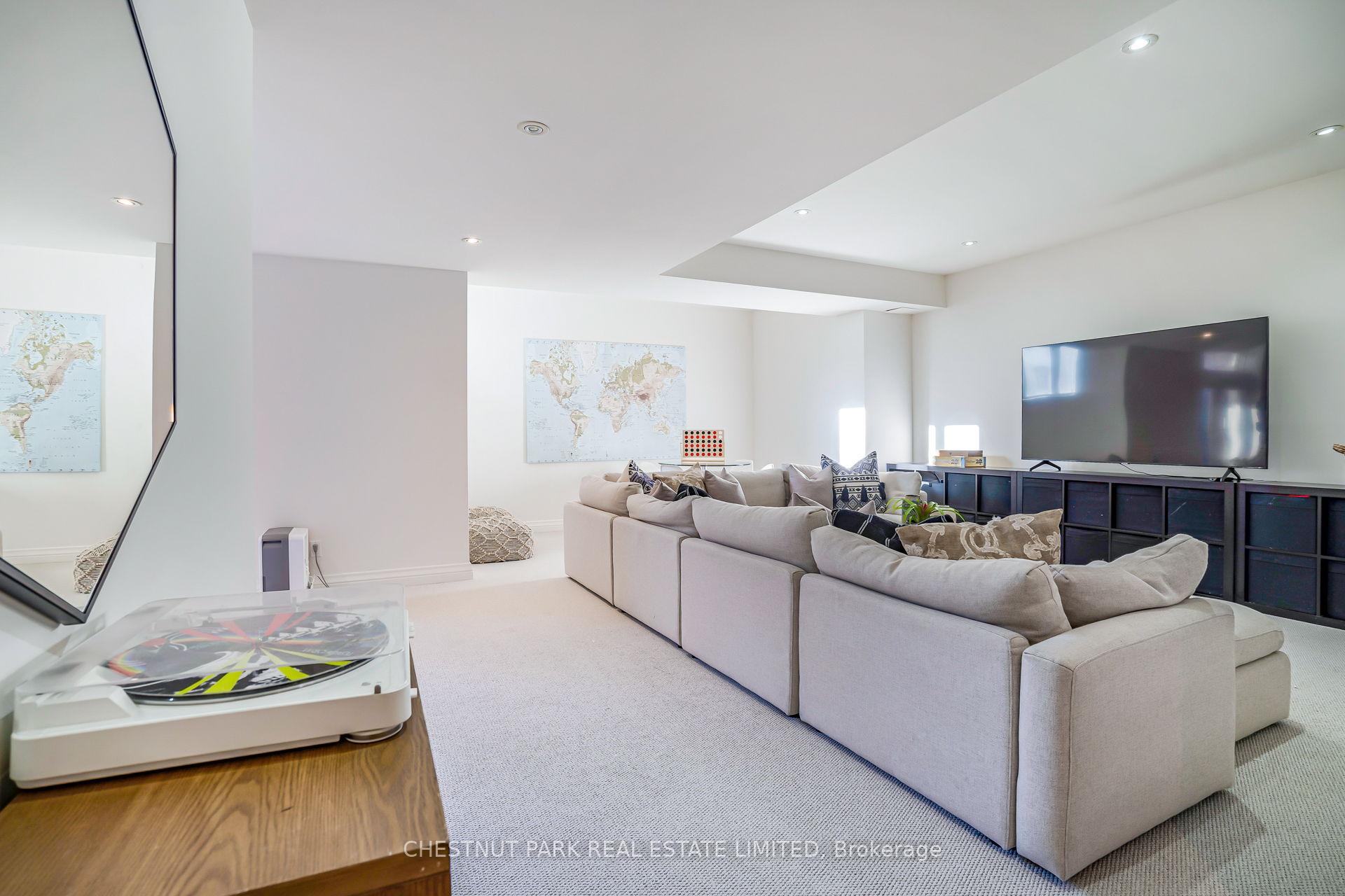 Photo 30 of 676 Glencairn Avenue, Toronto, Englemount-Lawrence — HOMEH