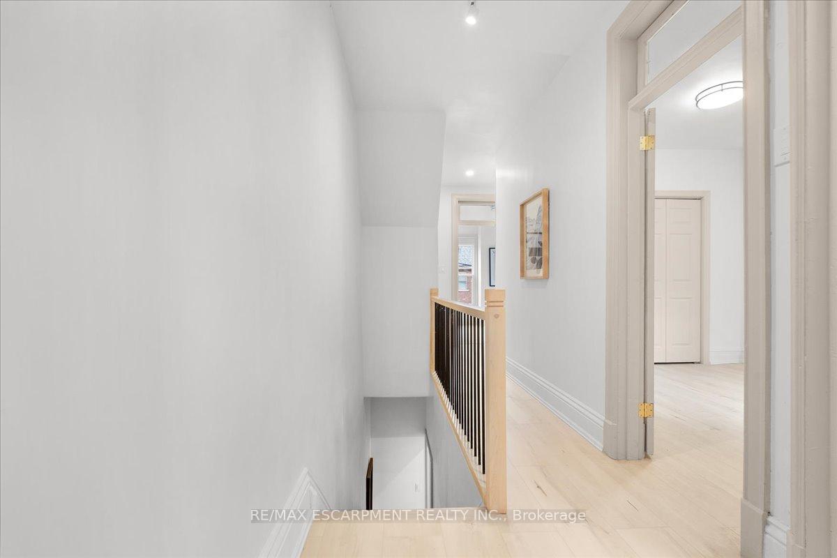 Photo 18 of 68 Alanson Street, Hamilton, Stinson — HOMEH