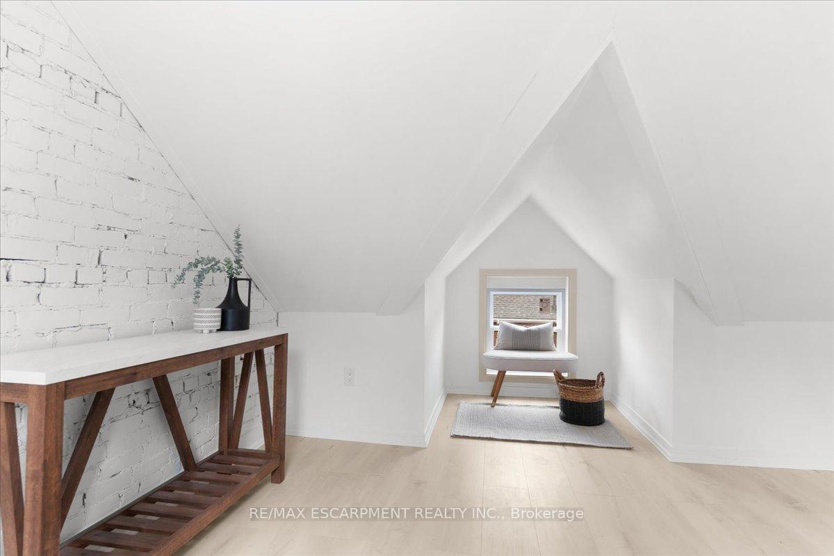 Photo 29 of 68 Alanson Street, Hamilton, Stinson — HOMEH