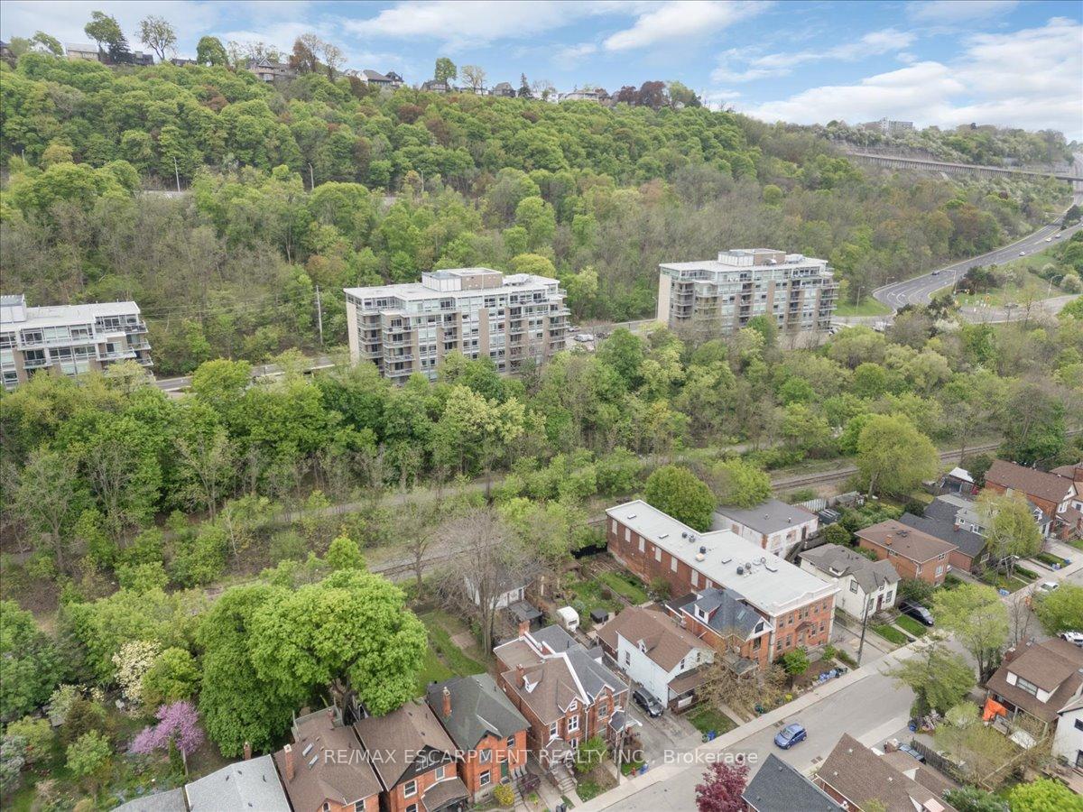 Photo 37 of 68 Alanson Street, Hamilton, Stinson — HOMEH