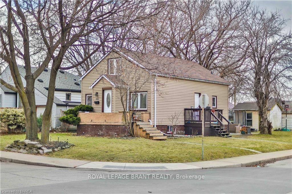 Photo 3 of 745 Burgess Avenue, Hamilton, Parkview — HOMEH