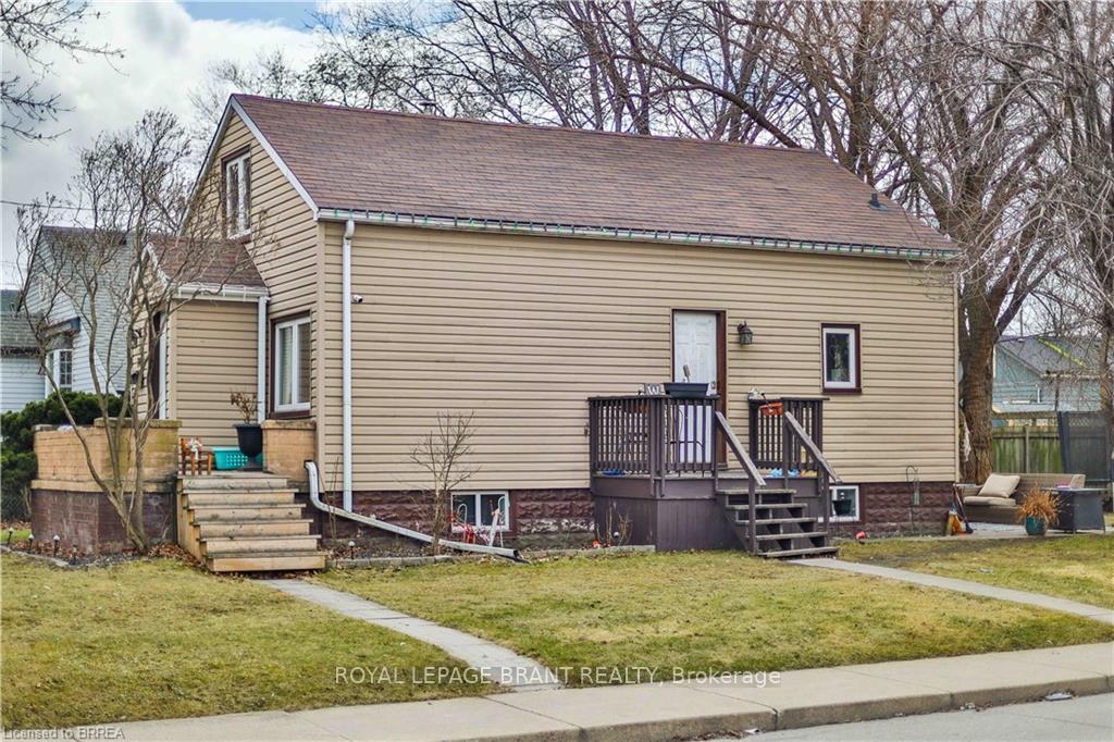 Photo 2 of 745 Burgess Avenue, Hamilton, Parkview — HOMEH