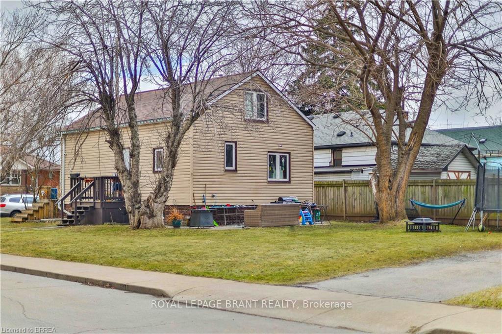 Photo 6 of 745 Burgess Avenue, Hamilton, Parkview — HOMEH