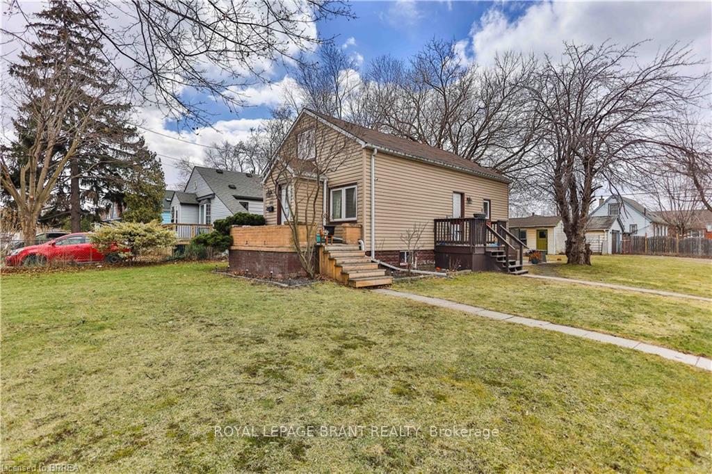 Photo 7 of 745 Burgess Avenue, Hamilton, Parkview — HOMEH