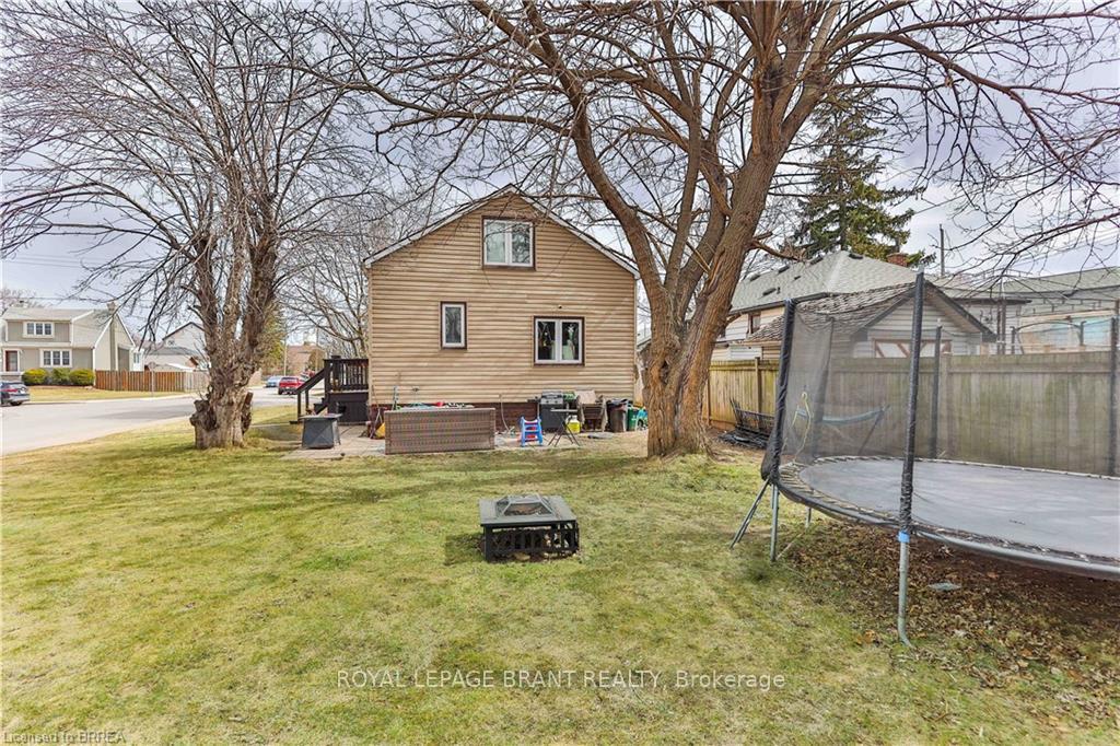 Photo 9 of 745 Burgess Avenue, Hamilton, Parkview — HOMEH
