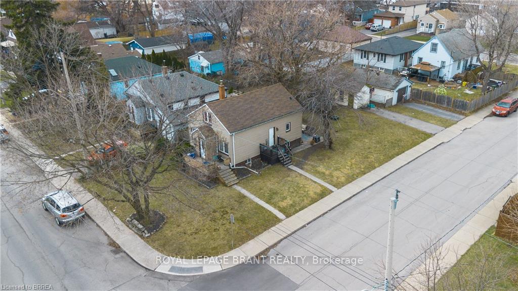 Photo 8 of 745 Burgess Avenue, Hamilton, Parkview — HOMEH