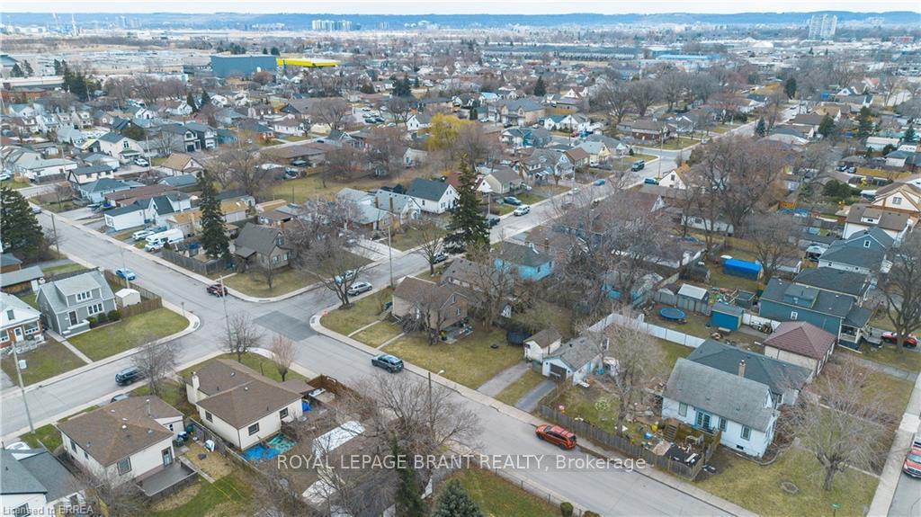Photo 18 of 745 Burgess Avenue, Hamilton, Parkview — HOMEH