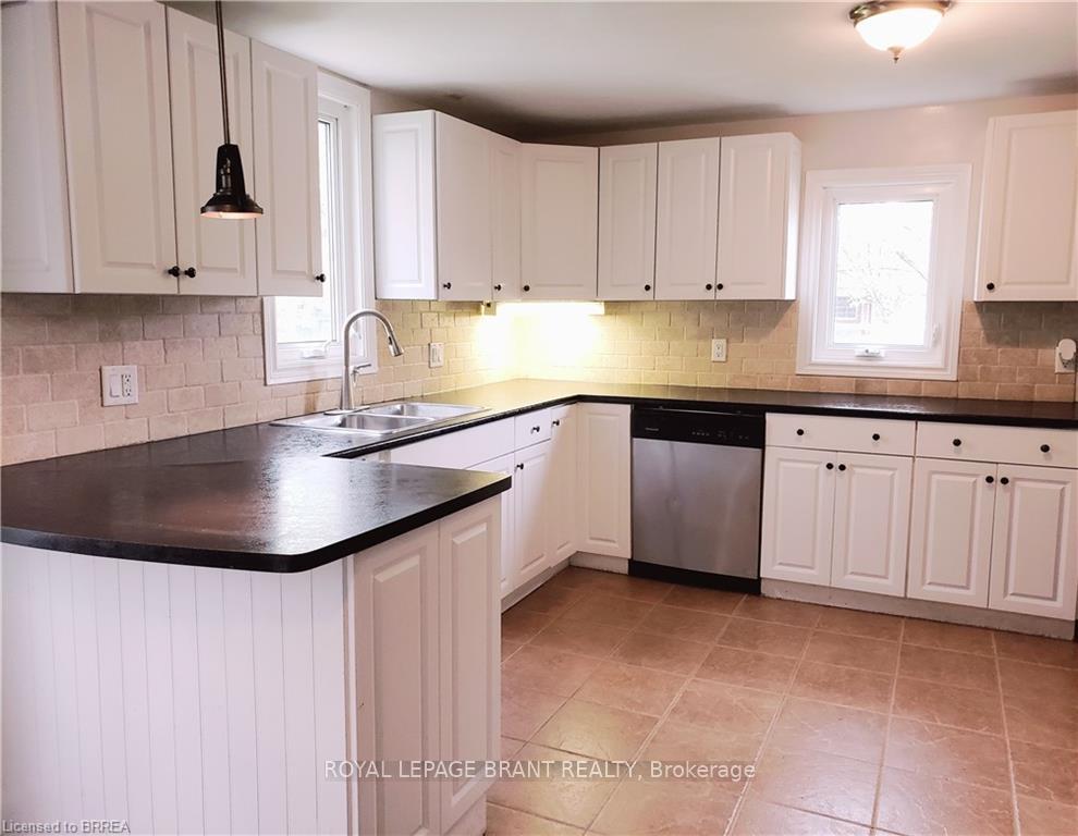 Photo 19 of 745 Burgess Avenue, Hamilton, Parkview — HOMEH