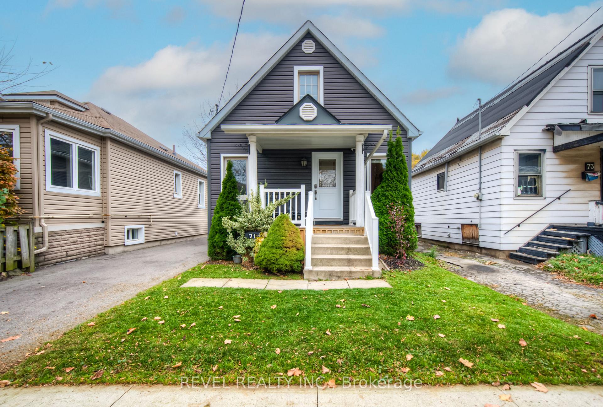 Photo 3 of 71 Garside Avenue N, Hamilton, Normanhurst — HOMEH