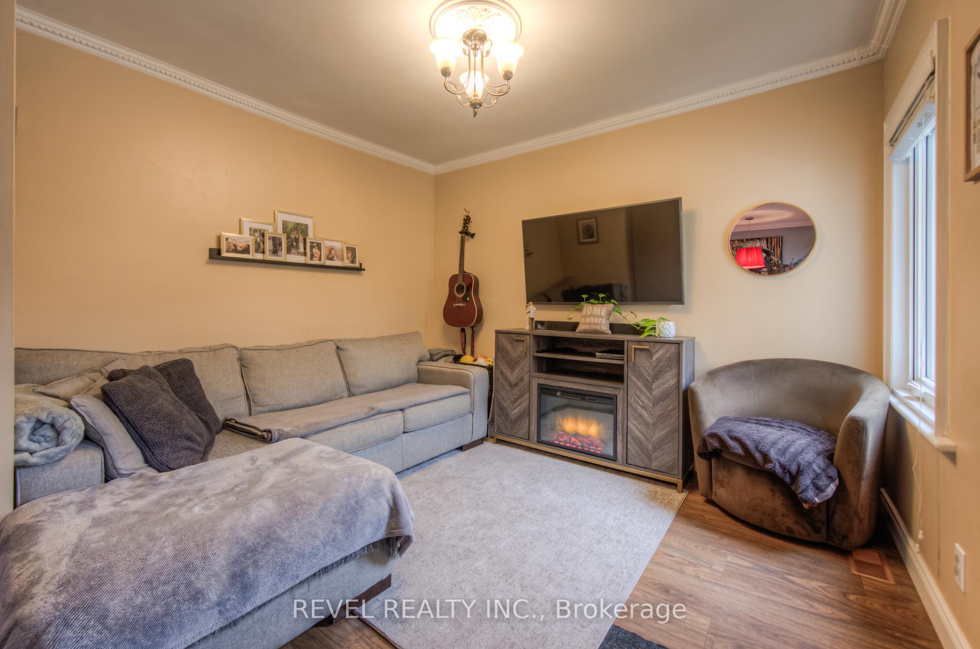 Photo 9 of 71 Garside Avenue N, Hamilton, Normanhurst — HOMEH