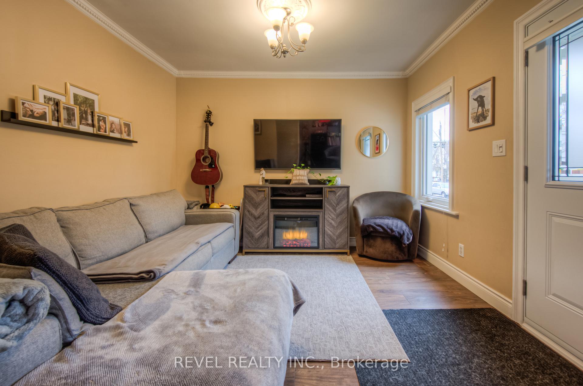 Photo 11 of 71 Garside Avenue N, Hamilton, Normanhurst — HOMEH