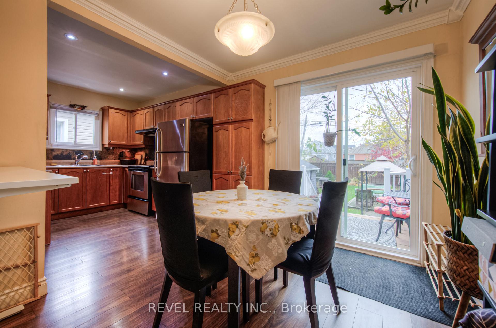 Photo 13 of 71 Garside Avenue N, Hamilton, Normanhurst — HOMEH