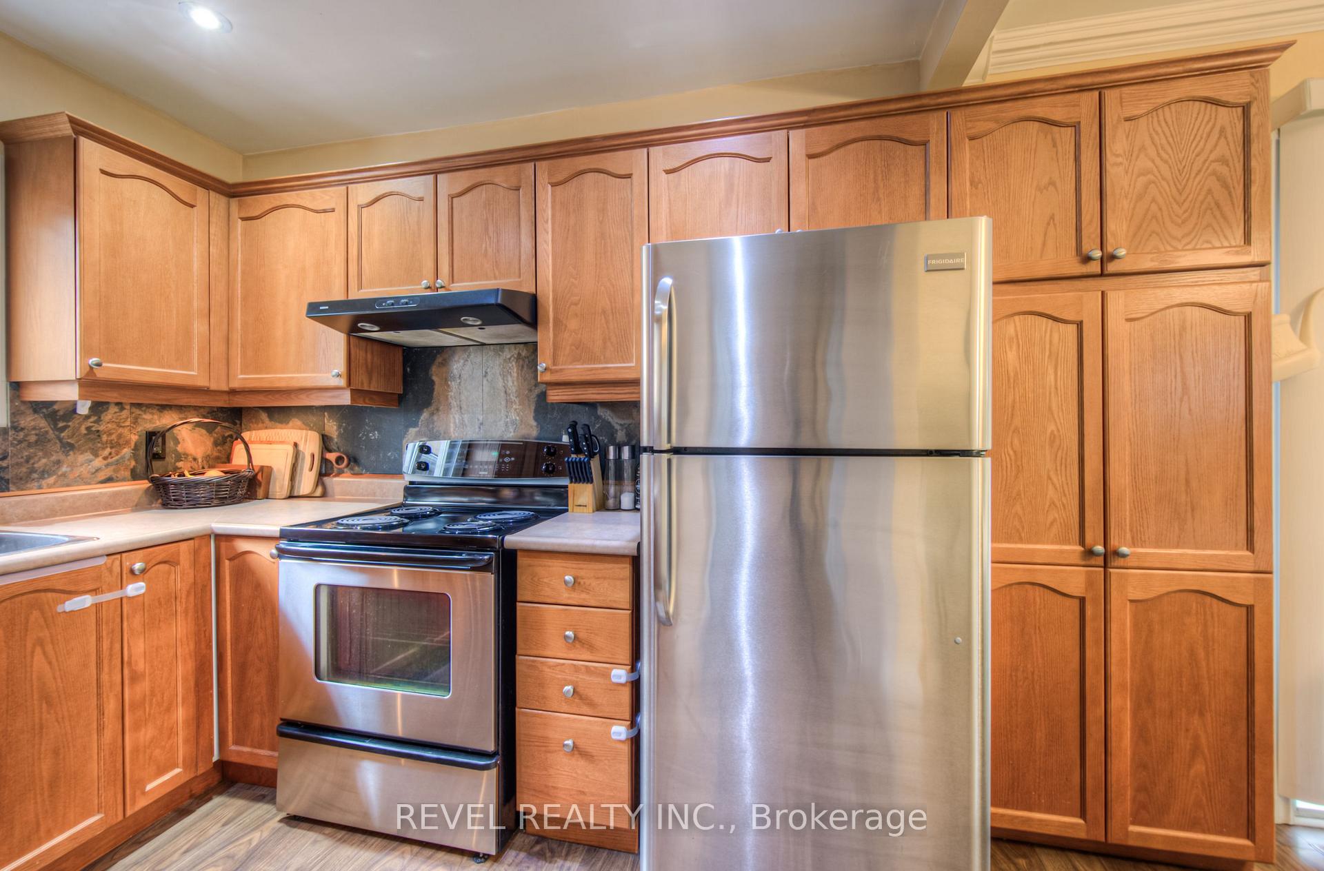 Photo 26 of 71 Garside Avenue N, Hamilton, Normanhurst — HOMEH