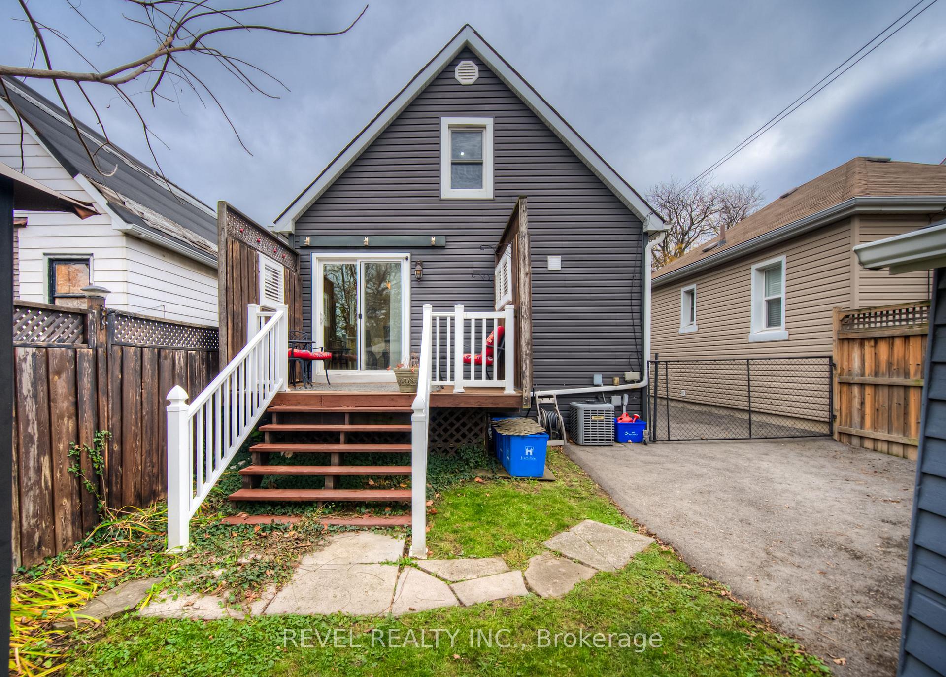 Photo 33 of 71 Garside Avenue N, Hamilton, Normanhurst — HOMEH