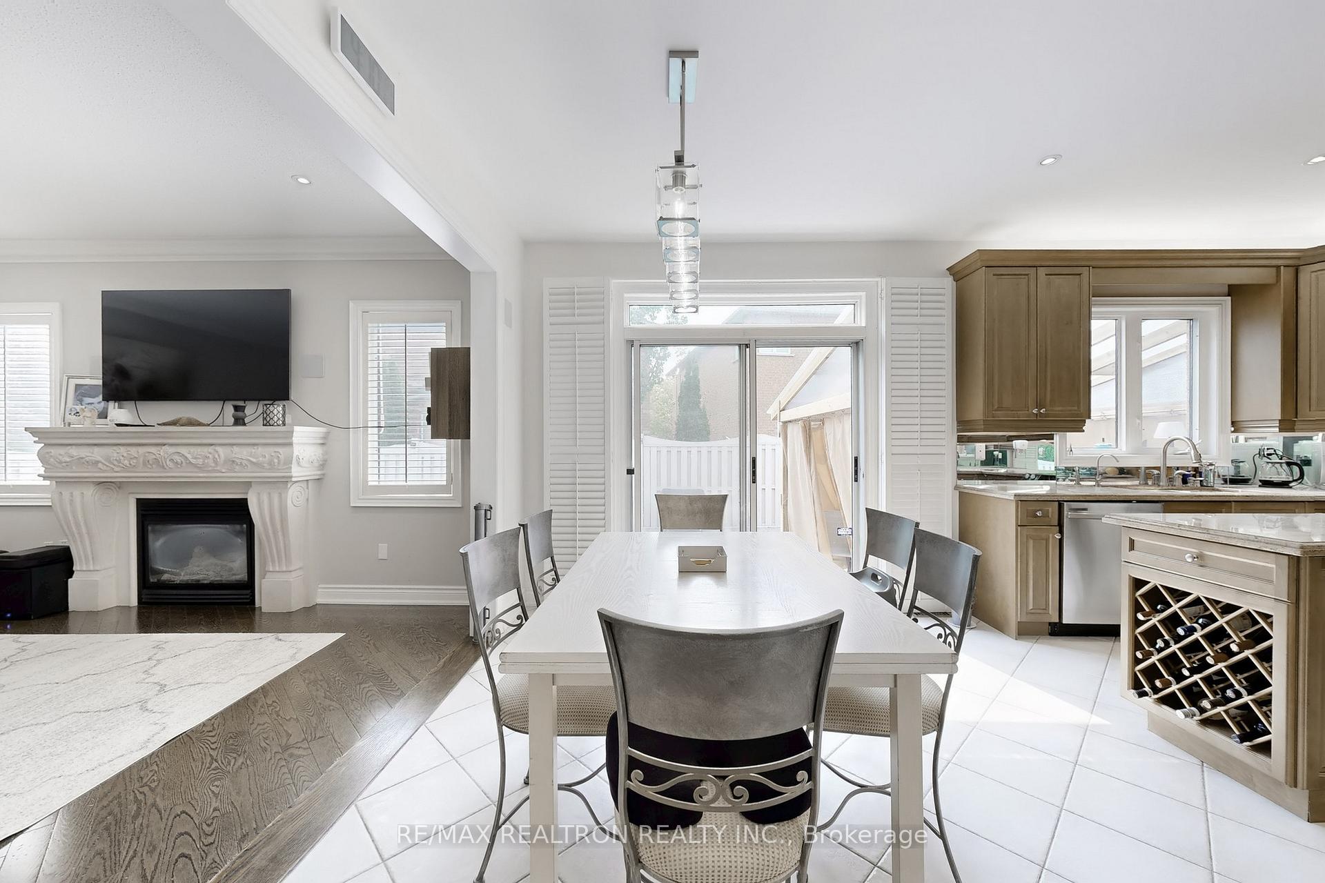Photo 10 of 78 Chagall Drive, Vaughan, Patterson — HOMEH