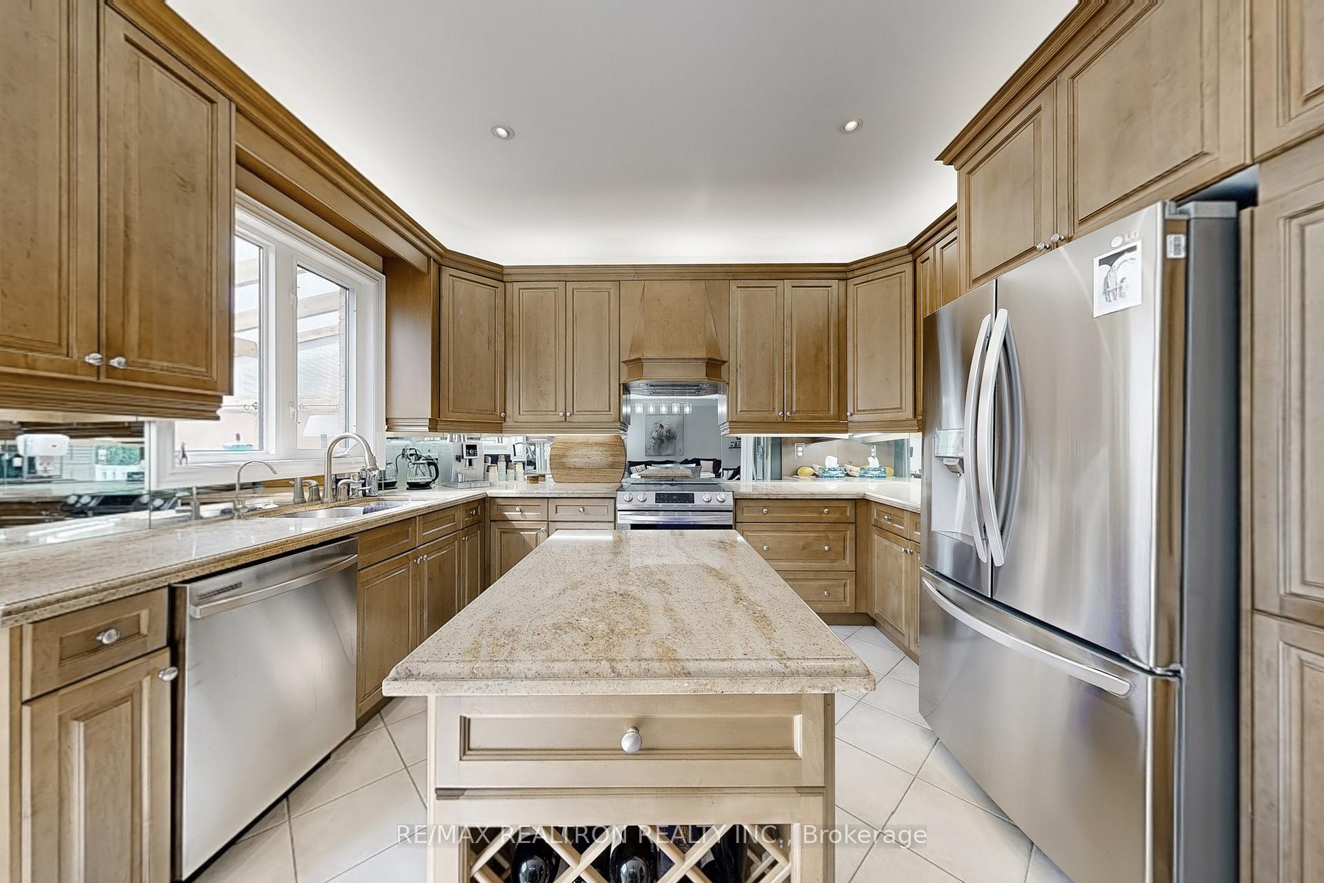 Photo 6 of 78 Chagall Drive, Vaughan, Patterson — HOMEH