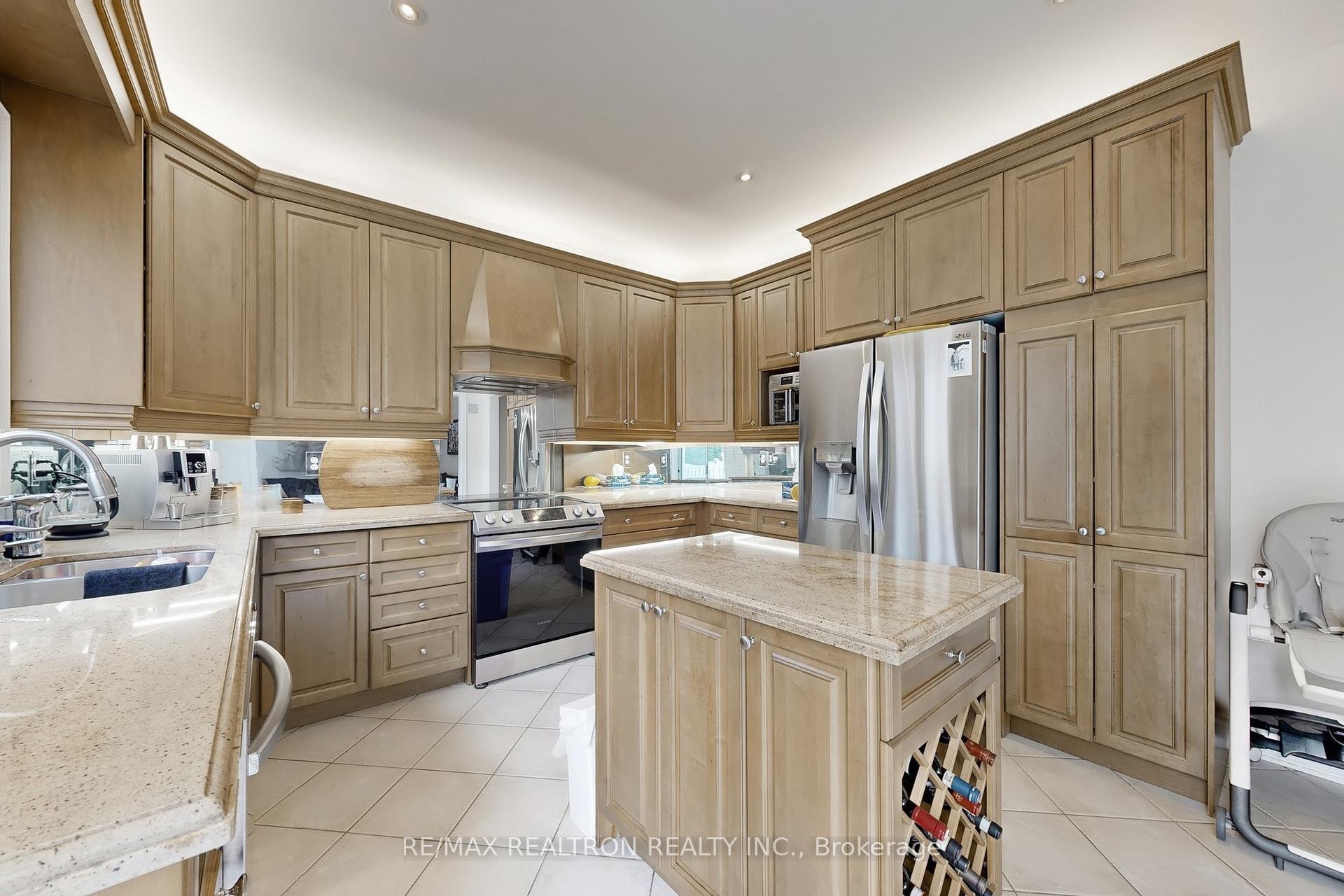 Photo 38 of 78 Chagall Drive, Vaughan, Patterson — HOMEH