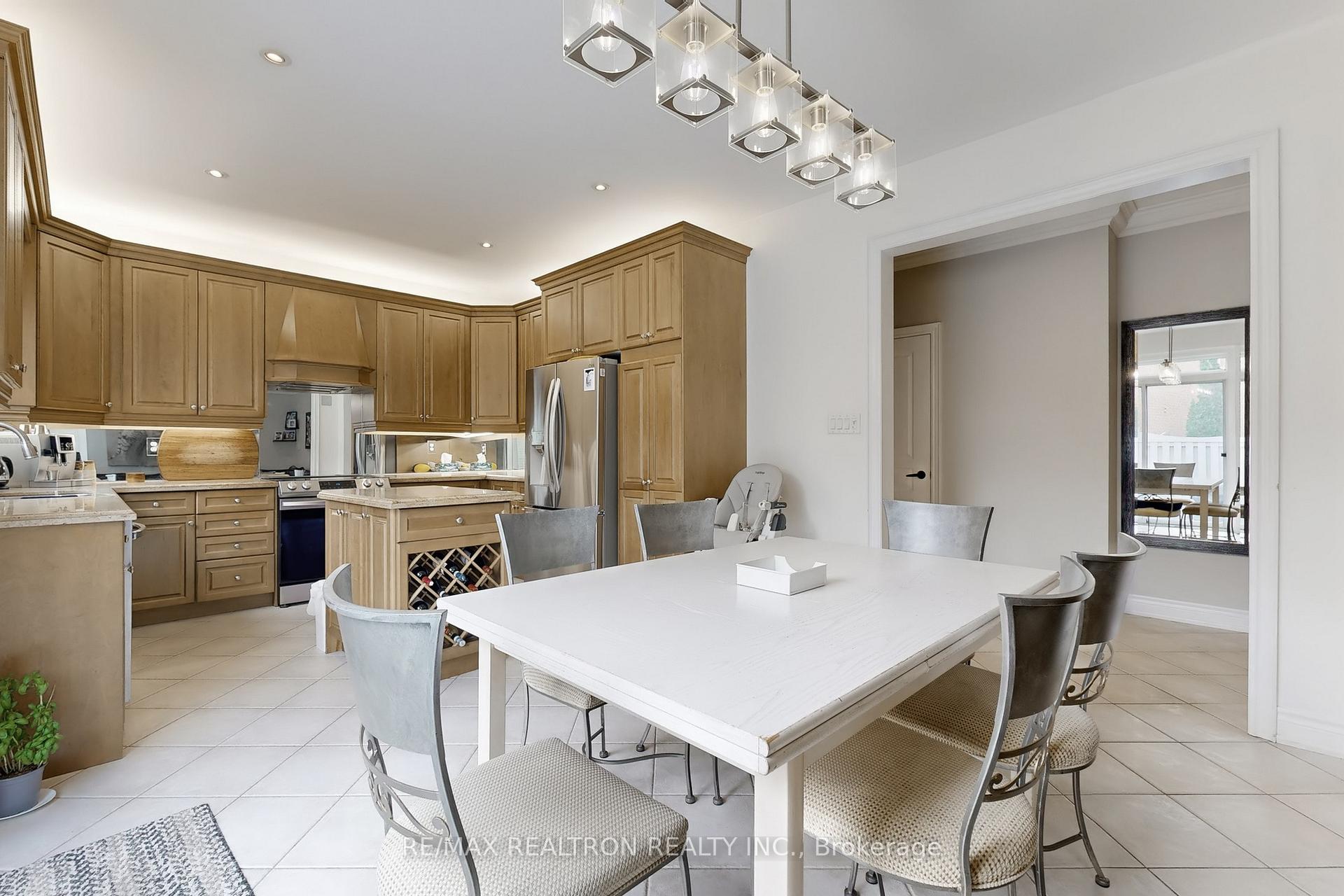 Photo 14 of 78 Chagall Drive, Vaughan, Patterson — HOMEH
