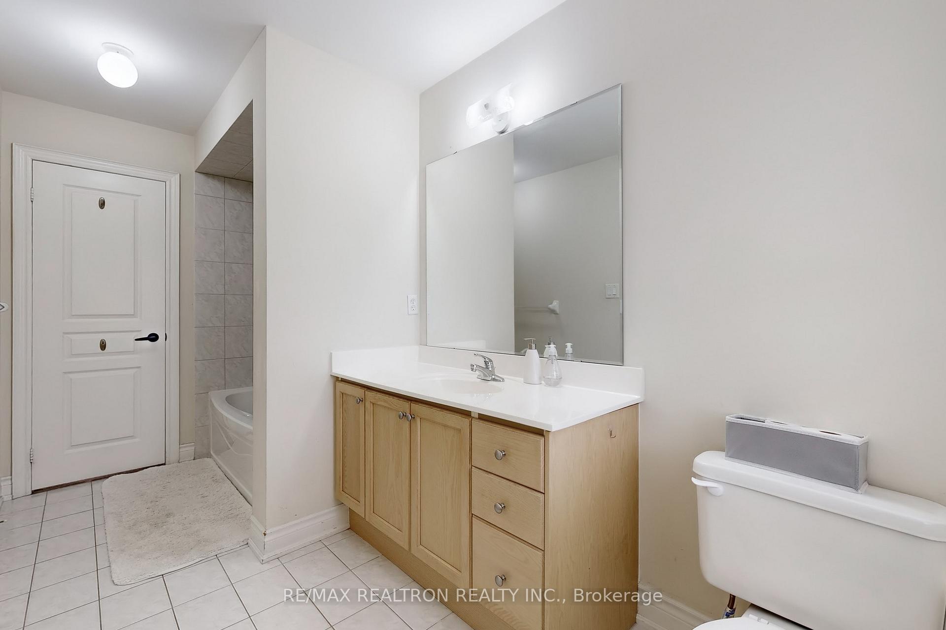 Photo 26 of 78 Chagall Drive, Vaughan, Patterson — HOMEH