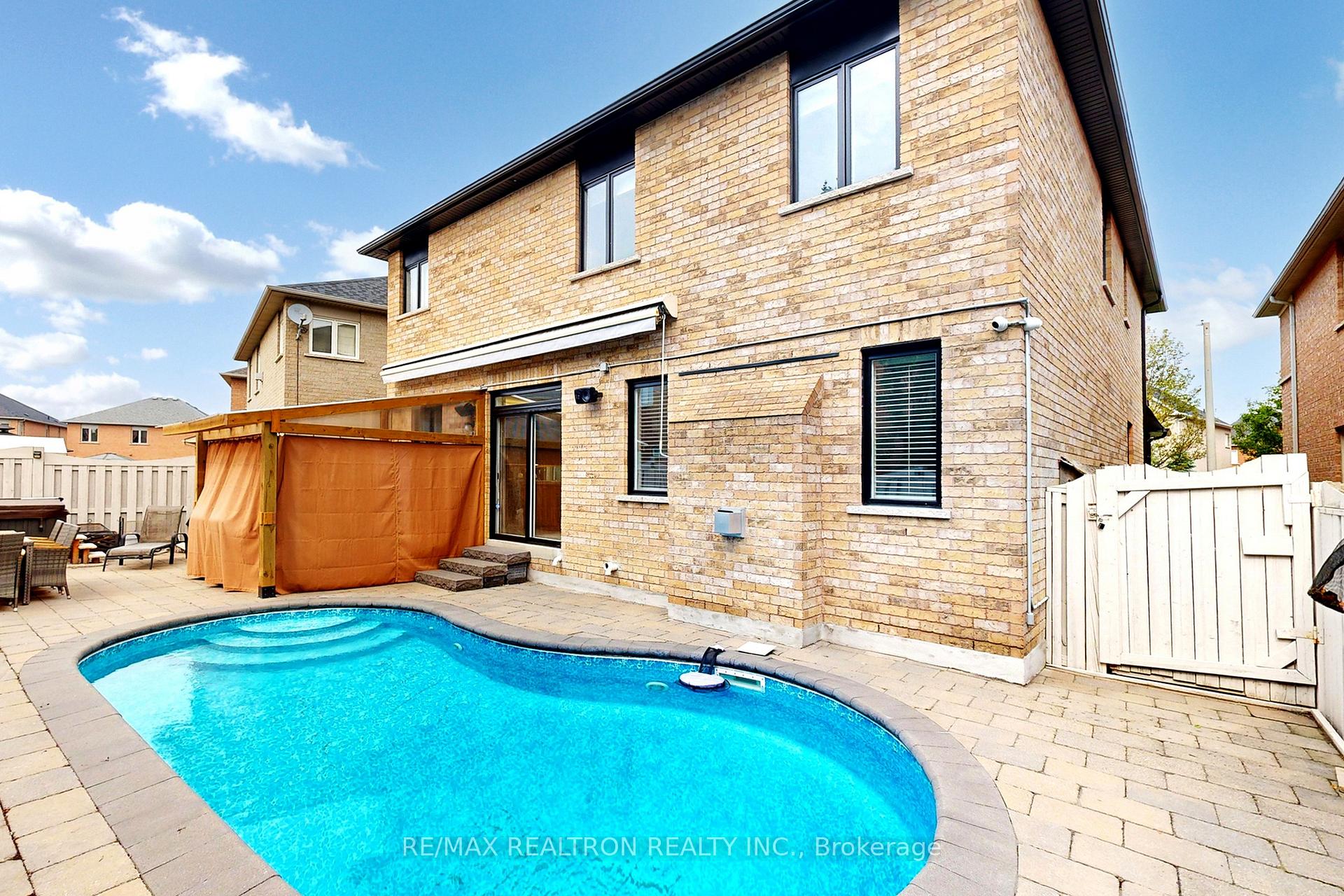 Photo 32 of 78 Chagall Drive, Vaughan, Patterson — HOMEH