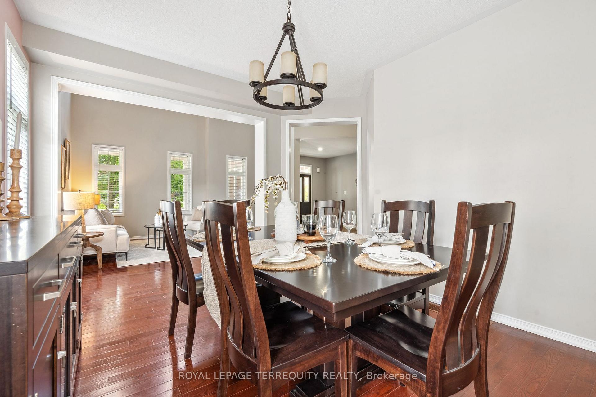 Photo 11 of 69 Bellhouse Place, Whitby, Brooklin — HOMEH