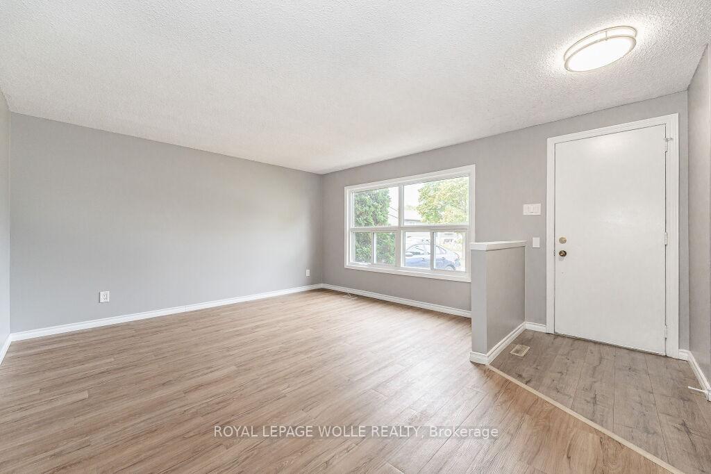 Photo 2 of 32B Karen Walk, Waterloo — HOMEH