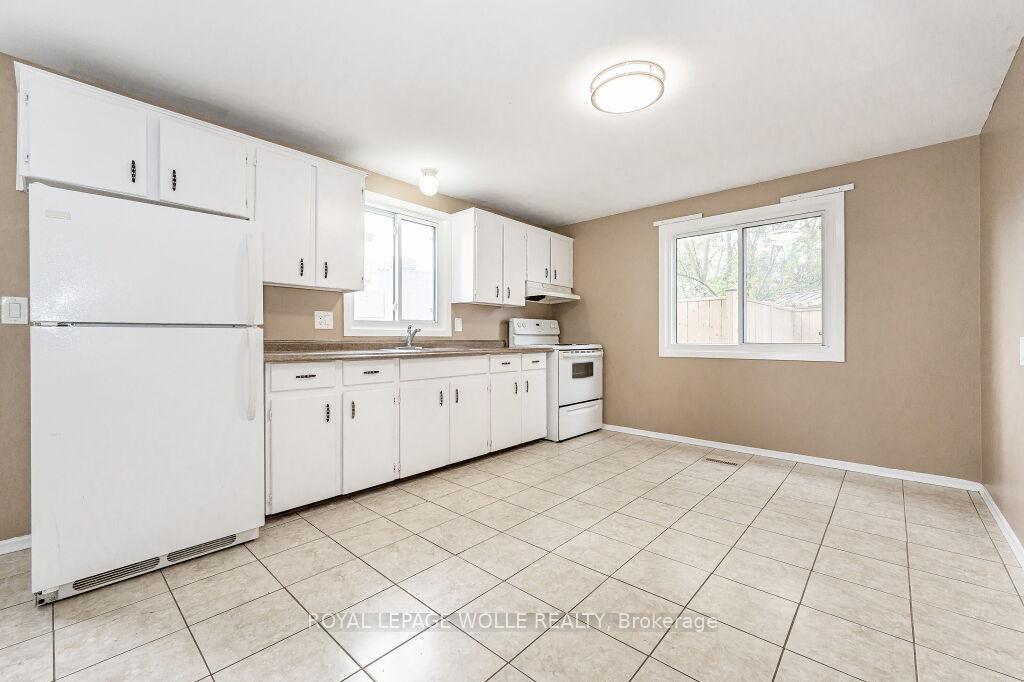 Photo 4 of 32B Karen Walk, Waterloo — HOMEH