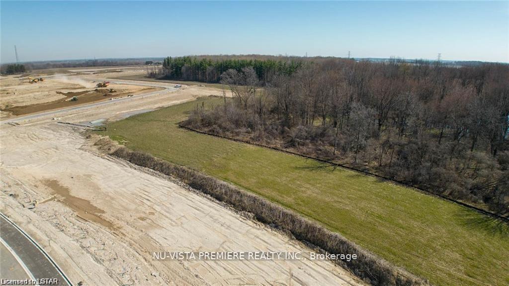 Photo 6 of 811 Gatestone Road, London, South U — HOMEH