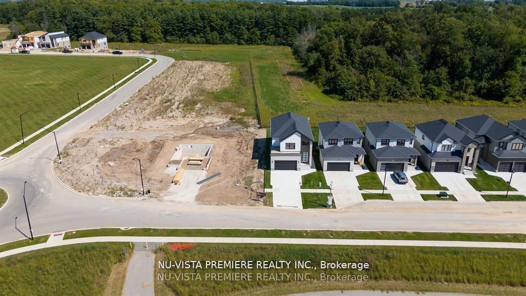 Photo 10 of 811 Gatestone Road, London, South U — HOMEH