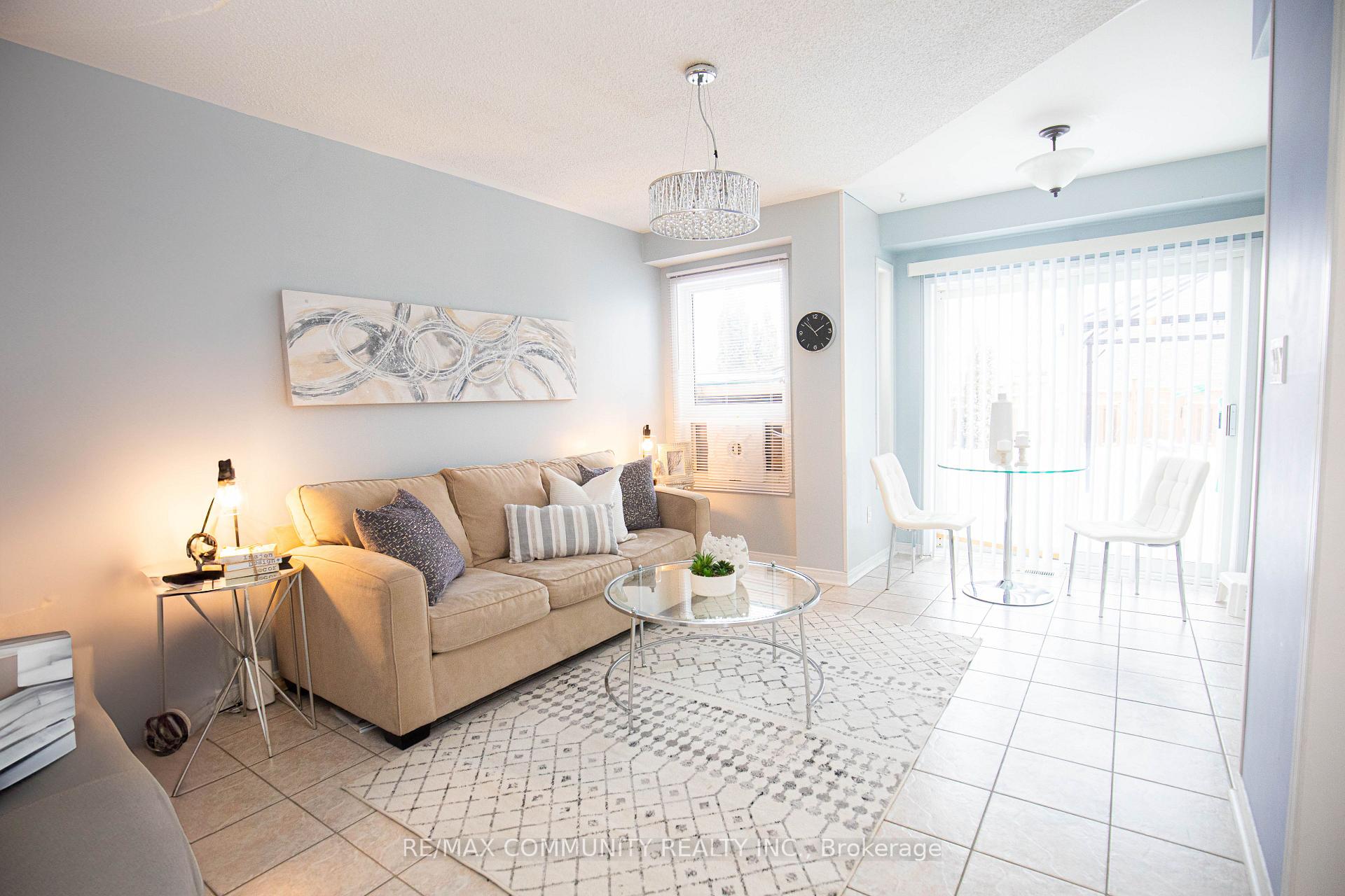 Photo 8 of 34 Daiseyfield Avenue, Clarington, Courtice — HOMEH
