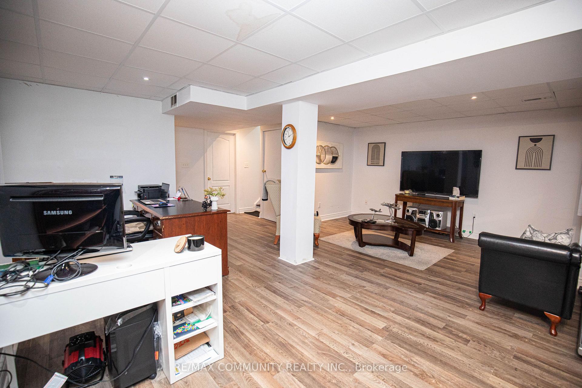 Photo 14 of 34 Daiseyfield Avenue, Clarington, Courtice — HOMEH