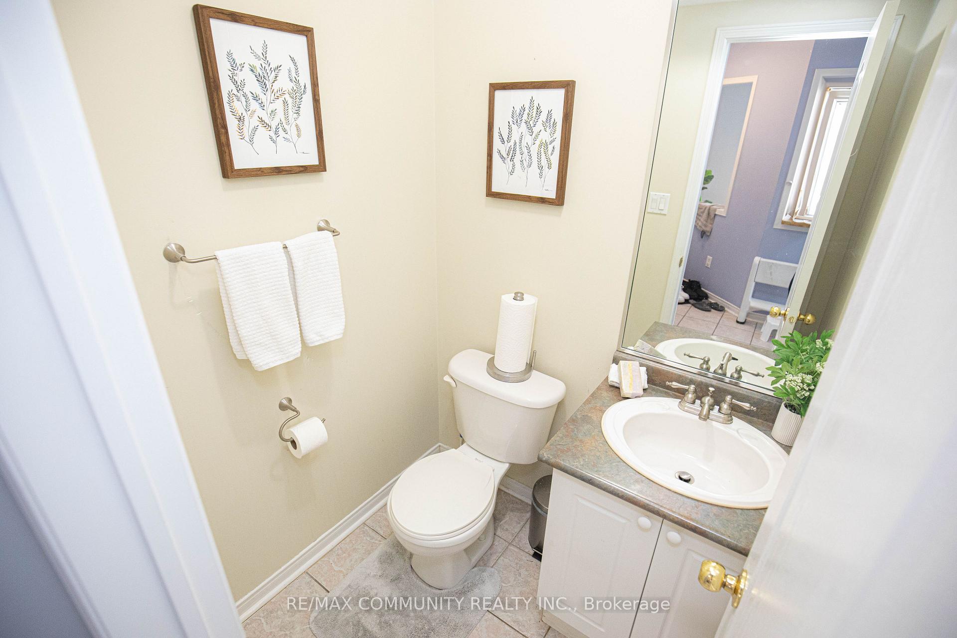 Photo 13 of 34 Daiseyfield Avenue, Clarington, Courtice — HOMEH