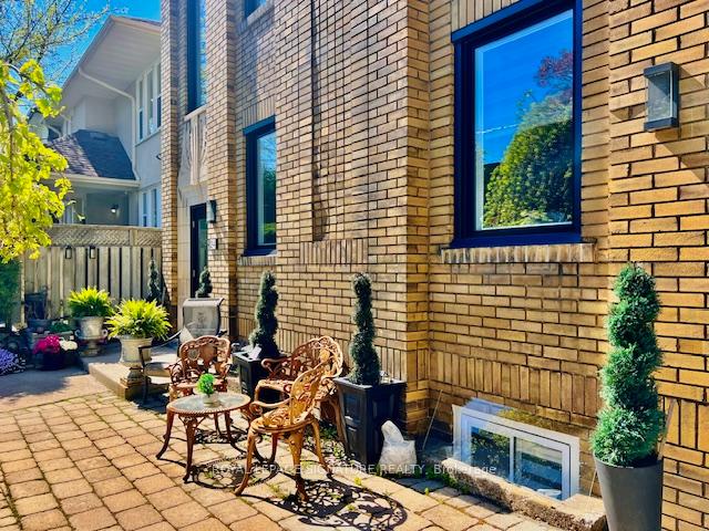 Photo 4 of 24 College View Avenue, Toronto, Yonge-Eglinton — HOMEH