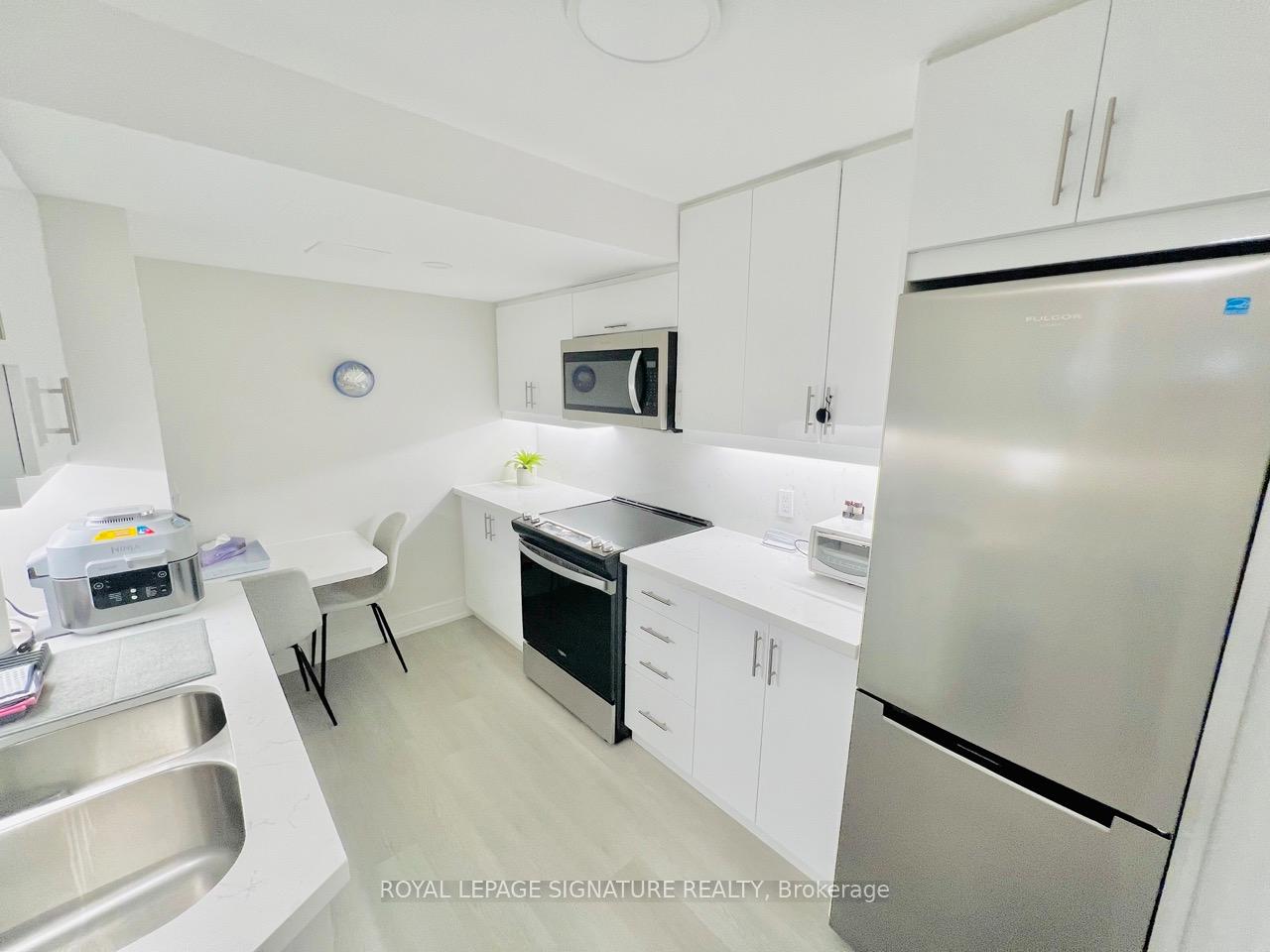Photo 25 of 24 College View Avenue, Toronto, Yonge-Eglinton — HOMEH
