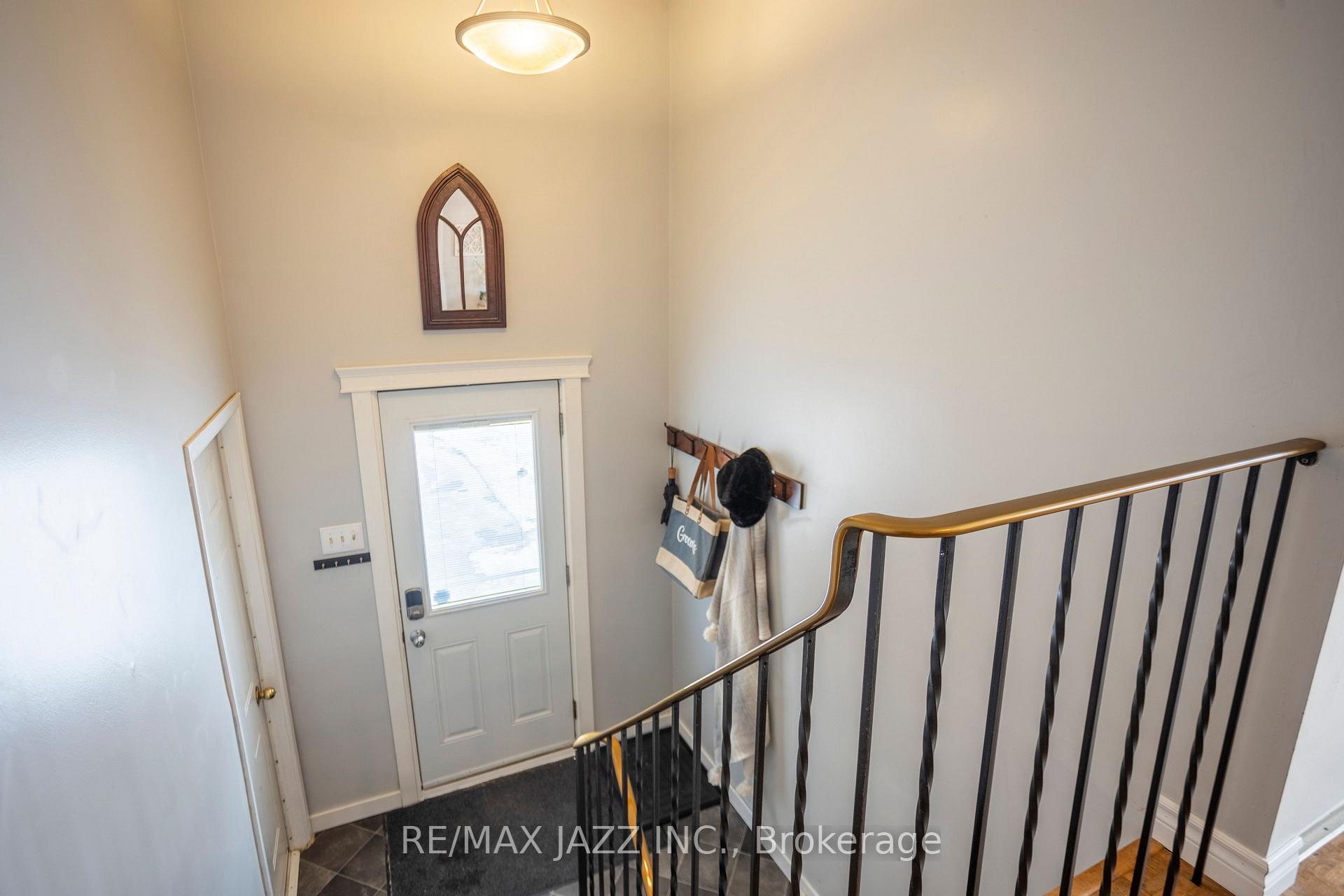 Photo 5 of 56 Hartsfield Drive, Clarington, Courtice — HOMEH