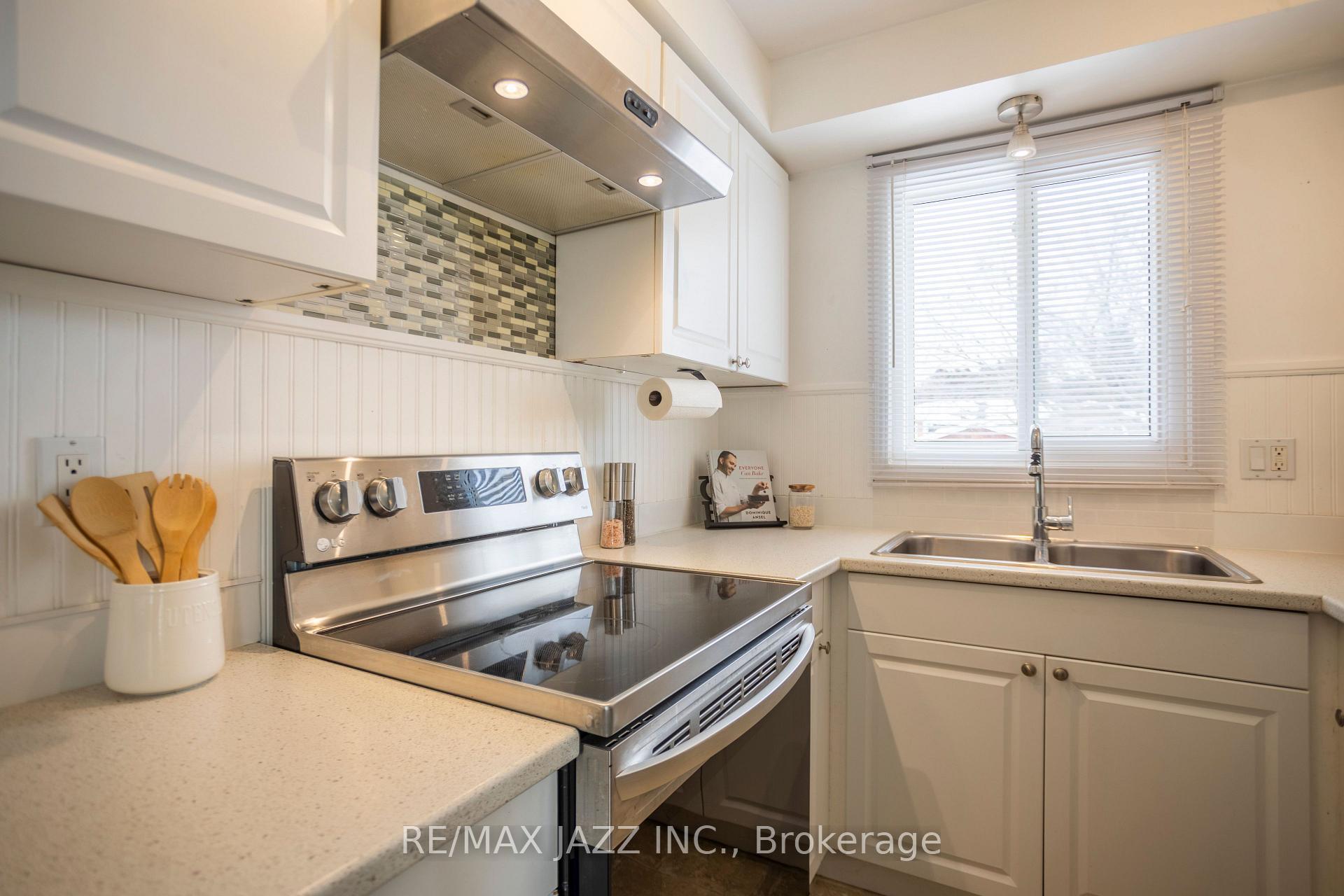 Photo 3 of 56 Hartsfield Drive, Clarington, Courtice — HOMEH
