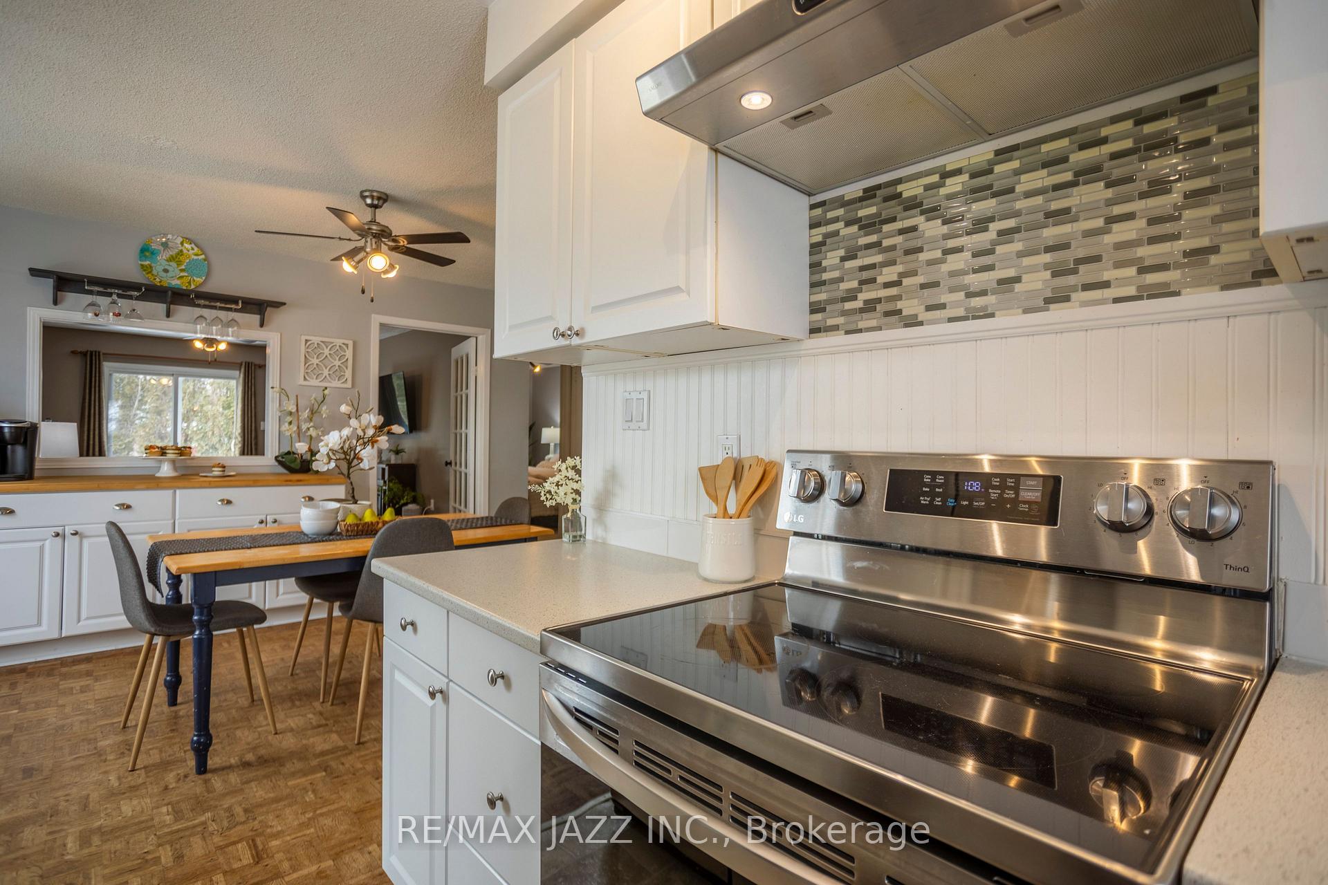 Photo 10 of 56 Hartsfield Drive, Clarington, Courtice — HOMEH