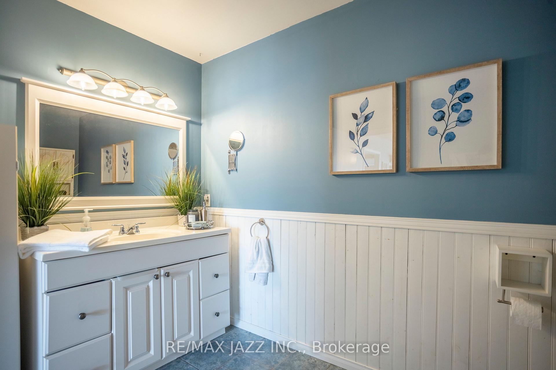 Photo 16 of 56 Hartsfield Drive, Clarington, Courtice — HOMEH