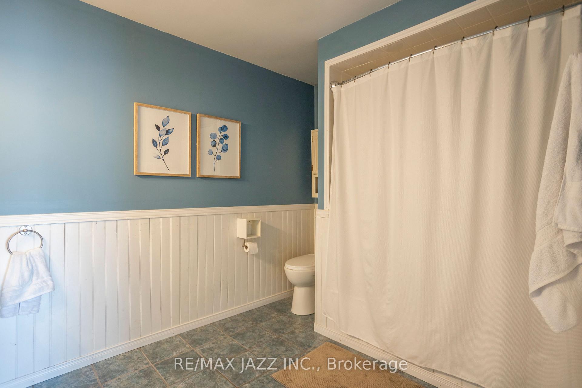 Photo 12 of 56 Hartsfield Drive, Clarington, Courtice — HOMEH