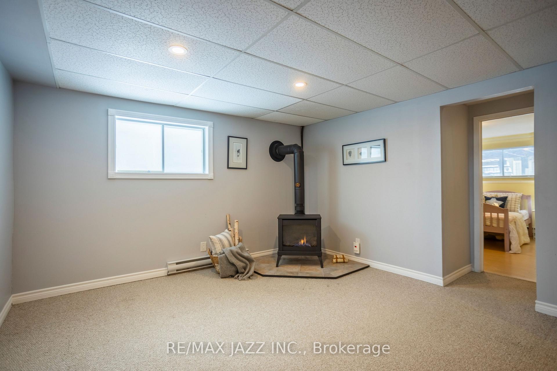 Photo 23 of 56 Hartsfield Drive, Clarington, Courtice — HOMEH