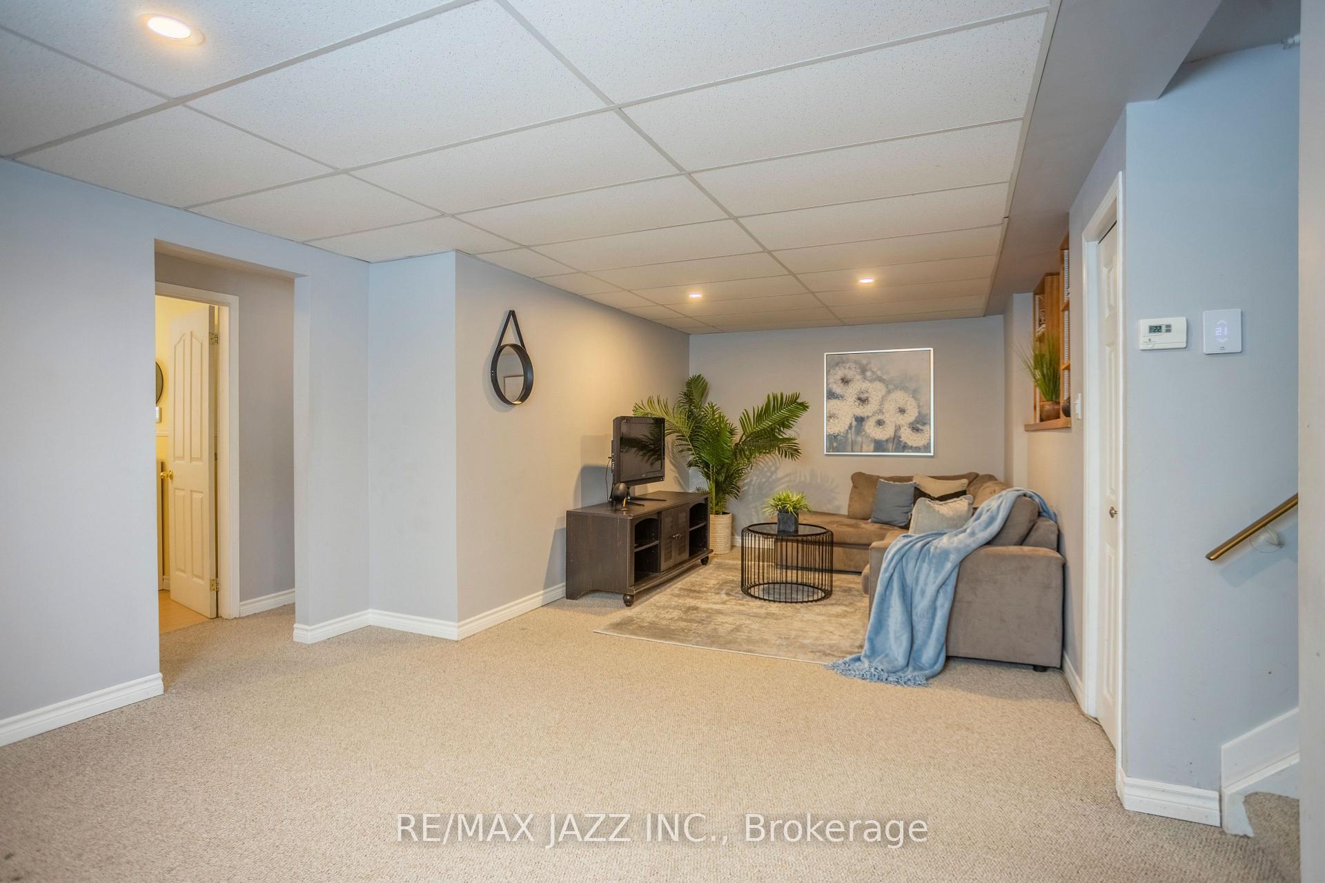 Photo 18 of 56 Hartsfield Drive, Clarington, Courtice — HOMEH