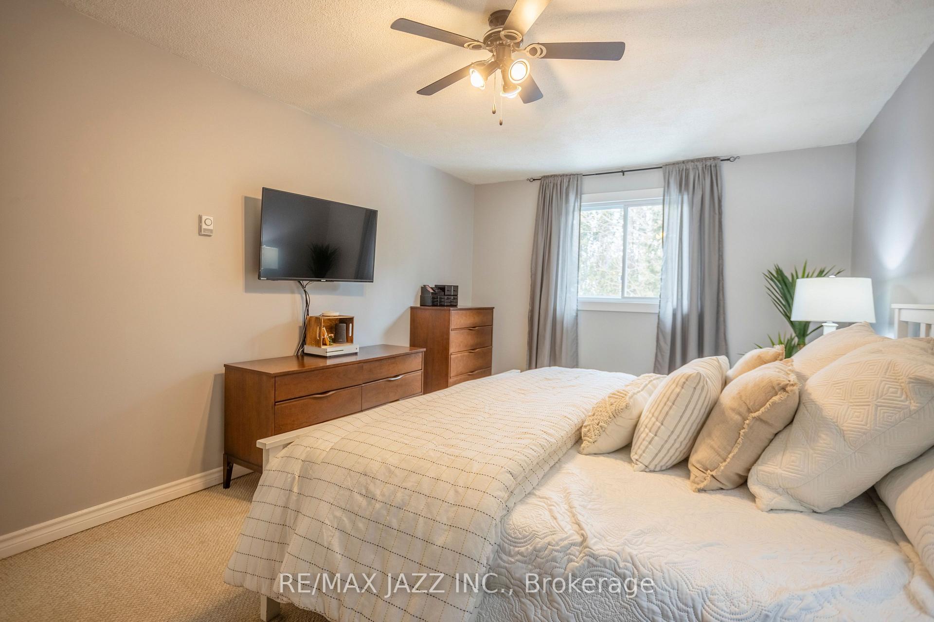 Photo 24 of 56 Hartsfield Drive, Clarington, Courtice — HOMEH