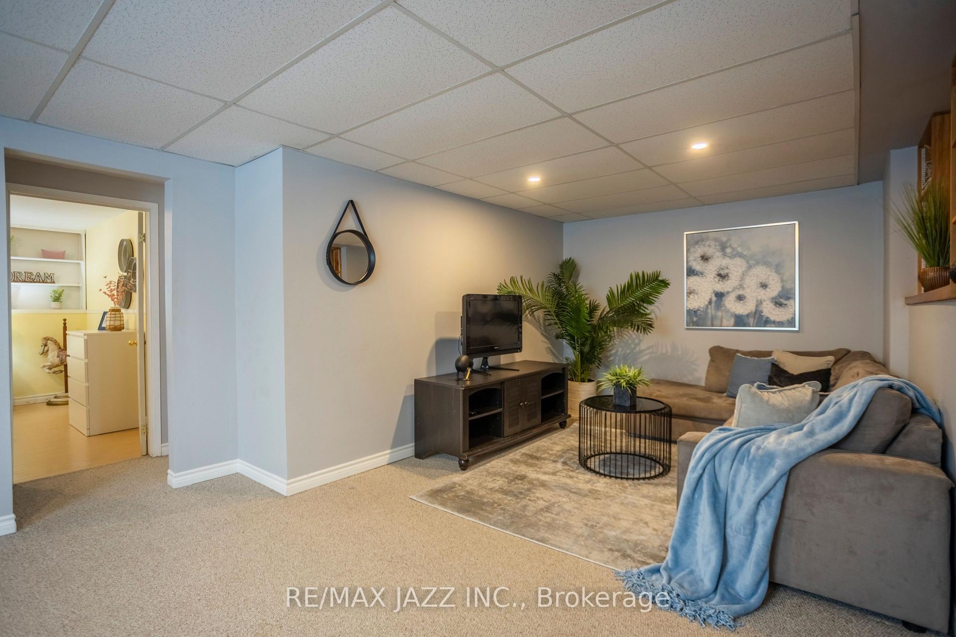 Photo 22 of 56 Hartsfield Drive, Clarington, Courtice — HOMEH